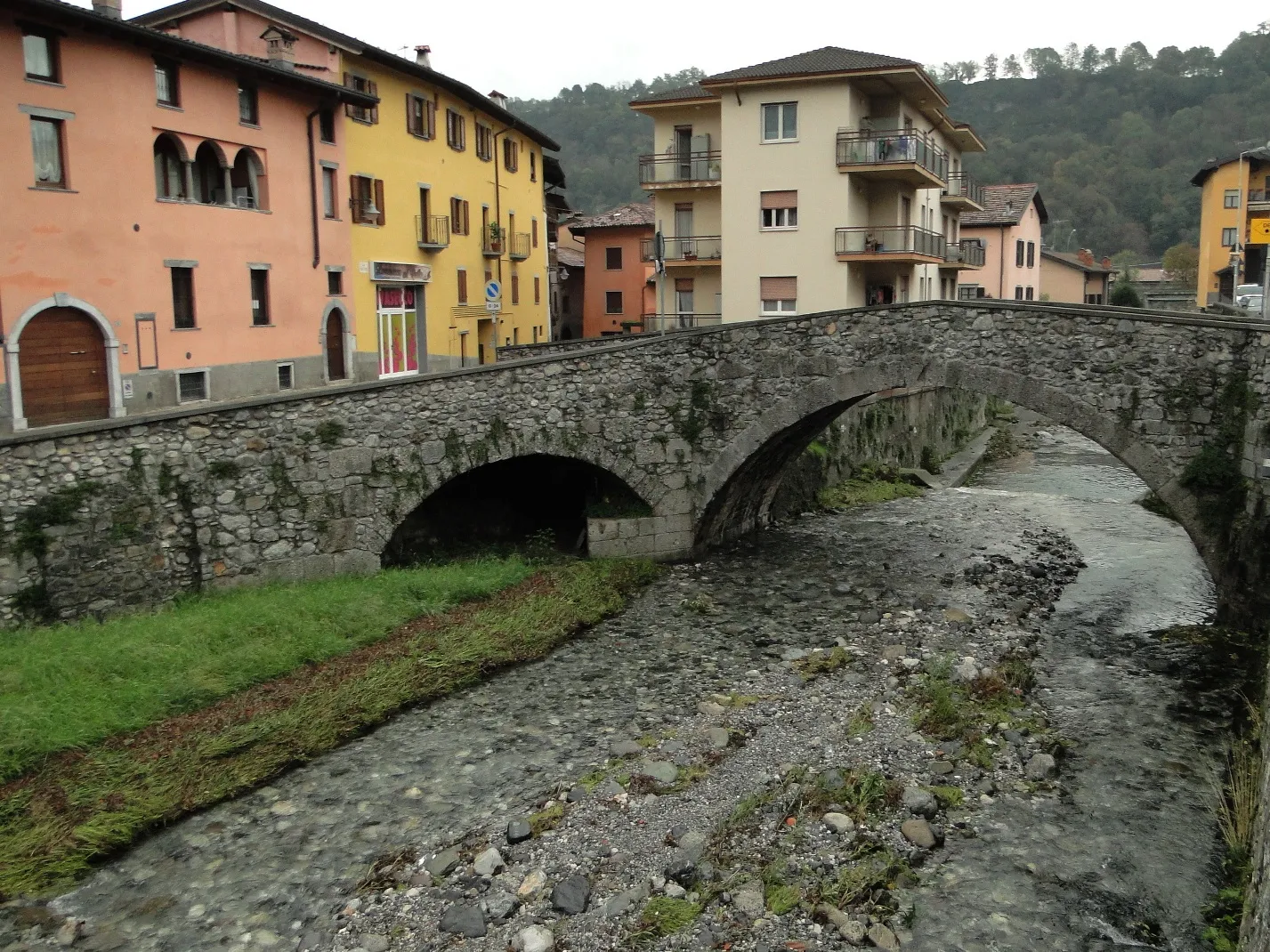 Photo showing: Ponte San Carlo, XV sec. Vertova (BG). Italia