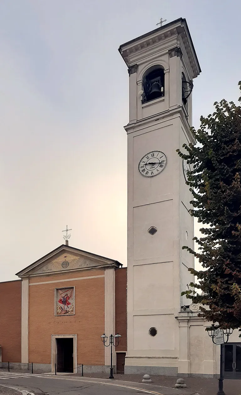 Photo showing: La chiesa parrocchiale di San Michele Arcangelo a Vidardo, frazione del comune di Castiraga Vidardo.