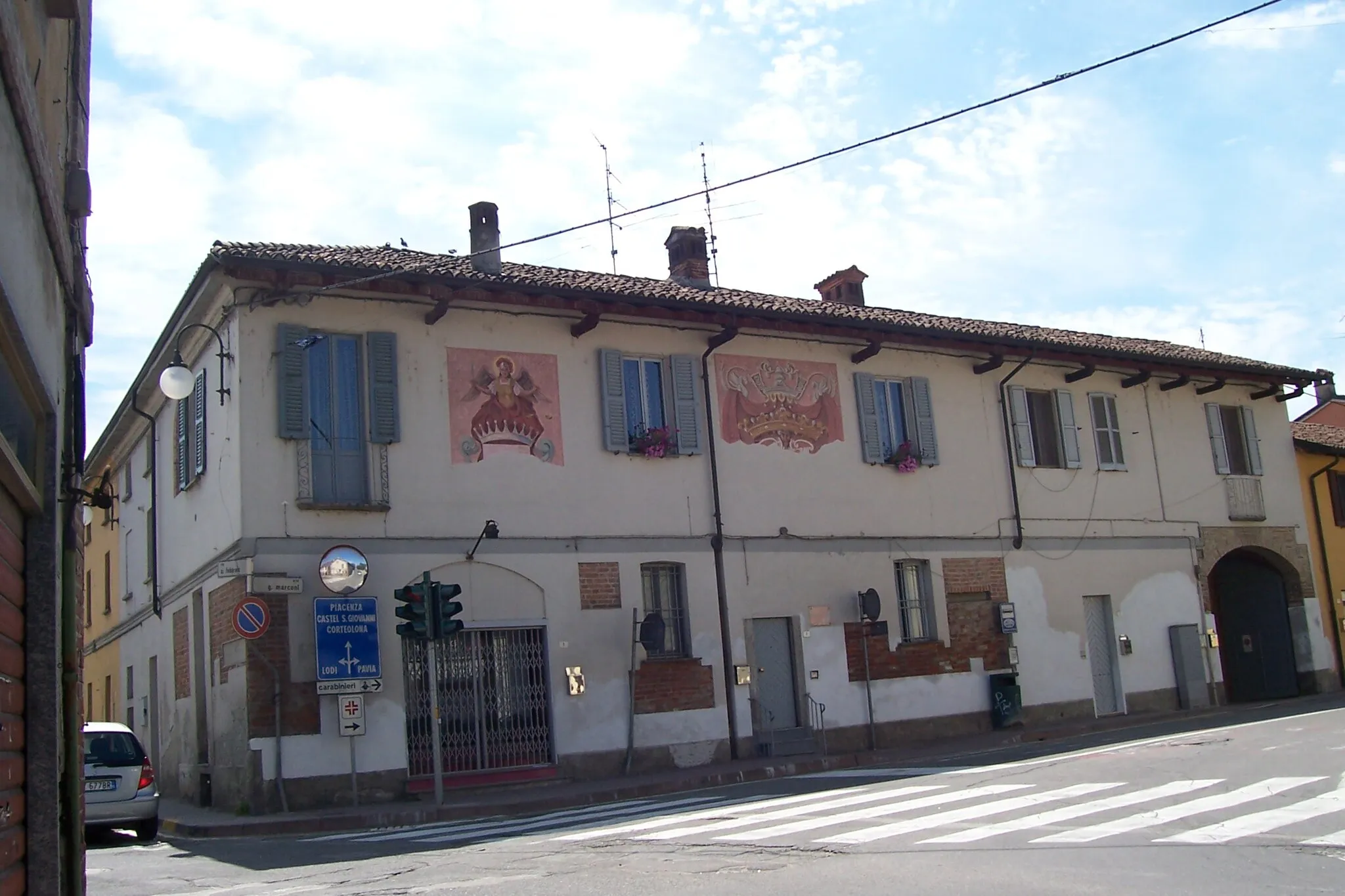 Photo showing: Villanterio, (Pavia) la casa  
degli affreschi.