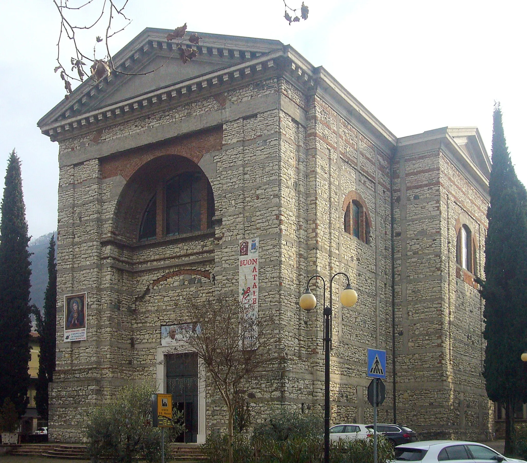 Photo showing: La chiesa parrocchiale di Villanuova sul Clisi, in provincia e diocesi di Brescia