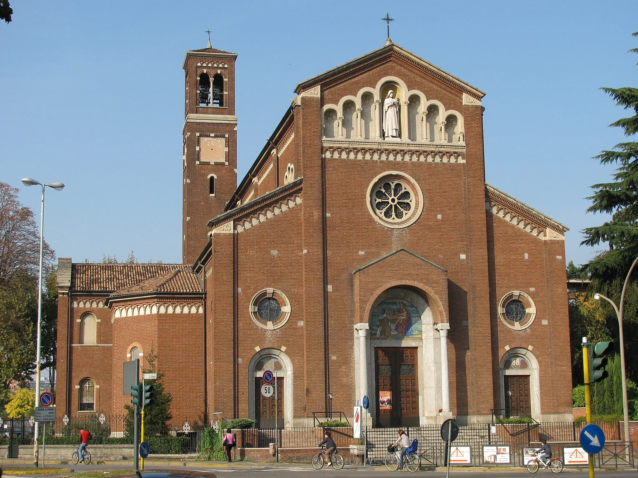 Photo showing: Facciata del Santuario del Carmelo in Monza (MI)