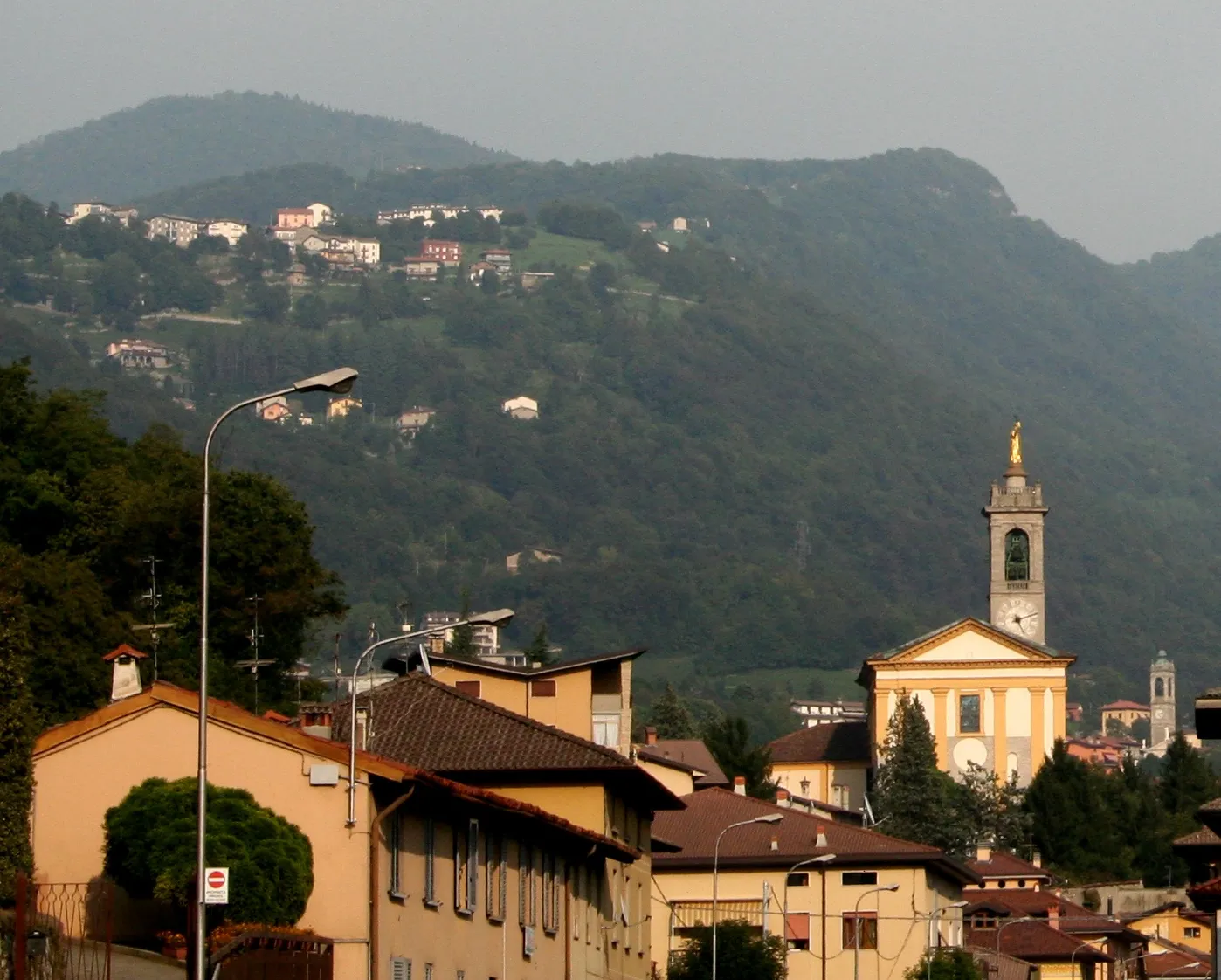 Photo showing: Zogno (BG) - Crop of Zogno.jpg