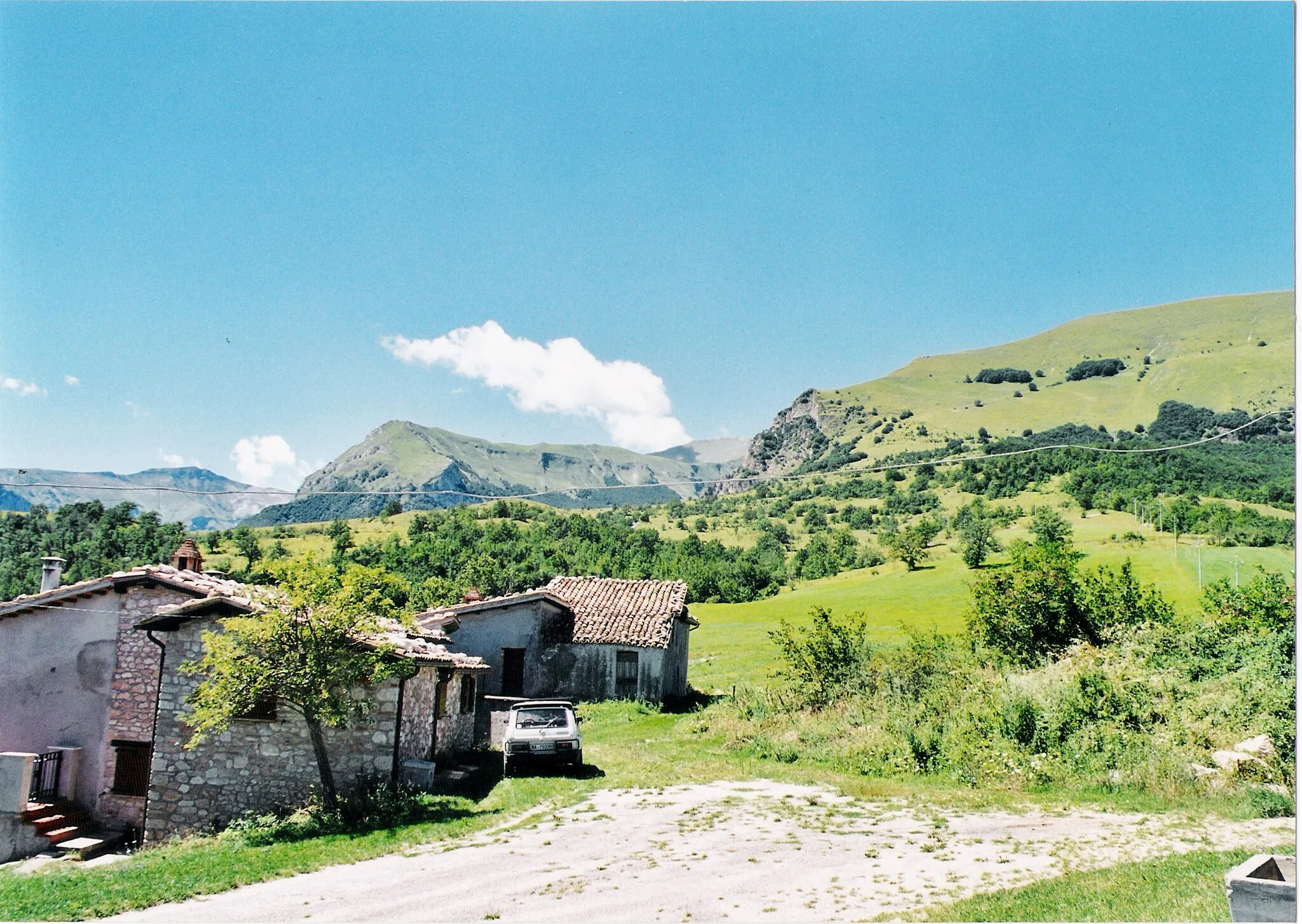 Photo showing: Casalicchio, Amandola (FM) e i monti Sibillini