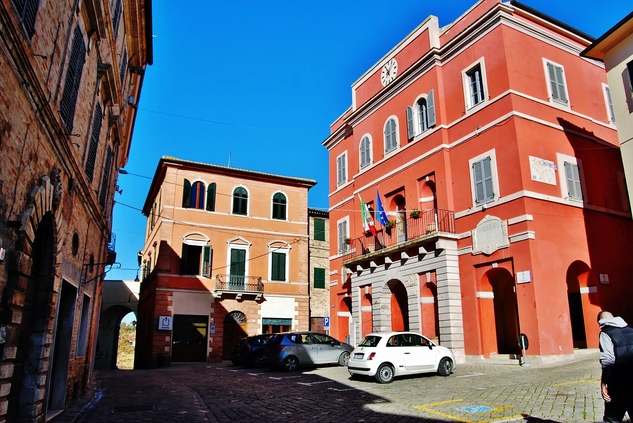 Photo showing: Municipio di Appignano e Piazza Umberto I