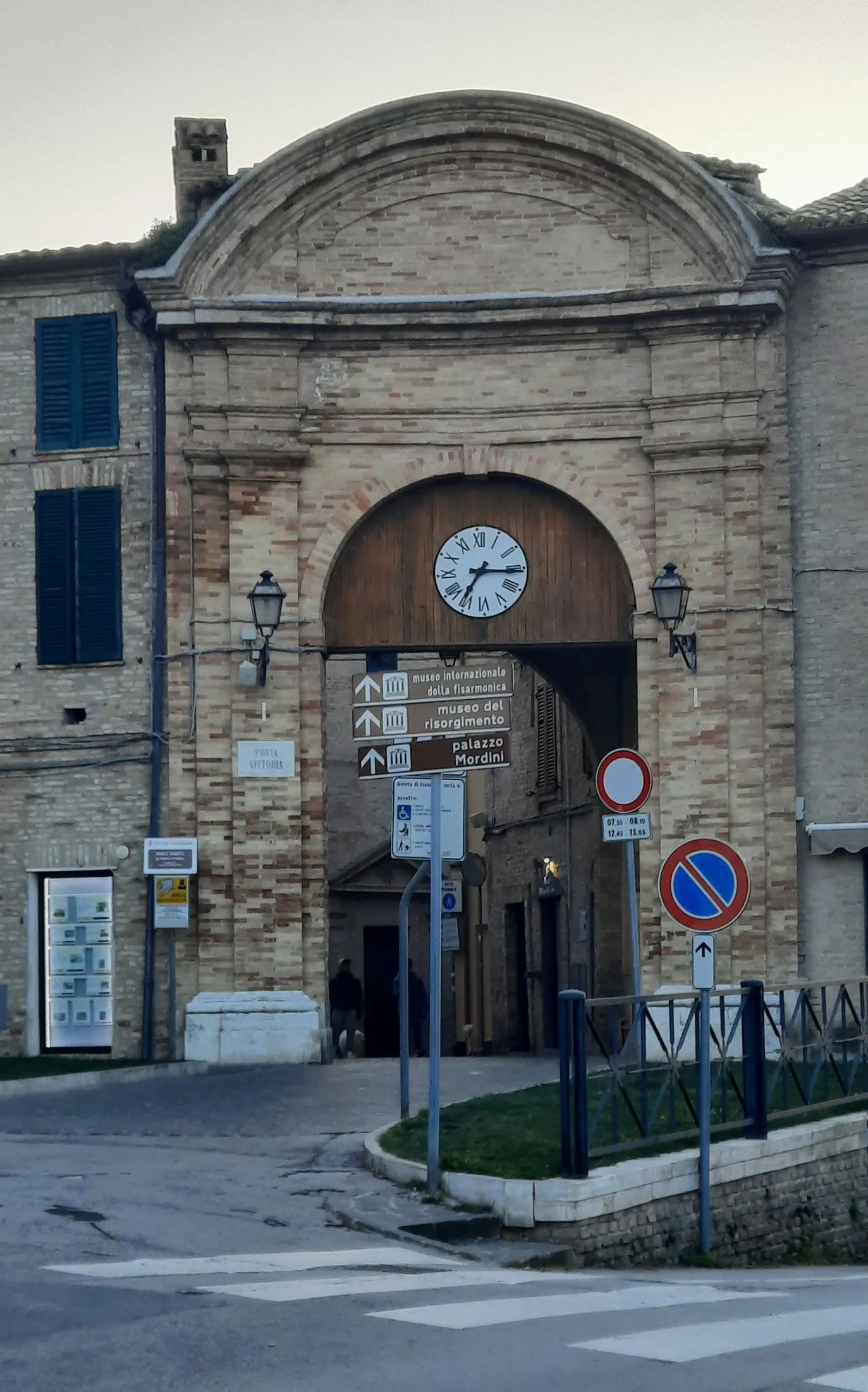 Photo showing: Porta Vittoria; detta comunemente "Porta Marina".