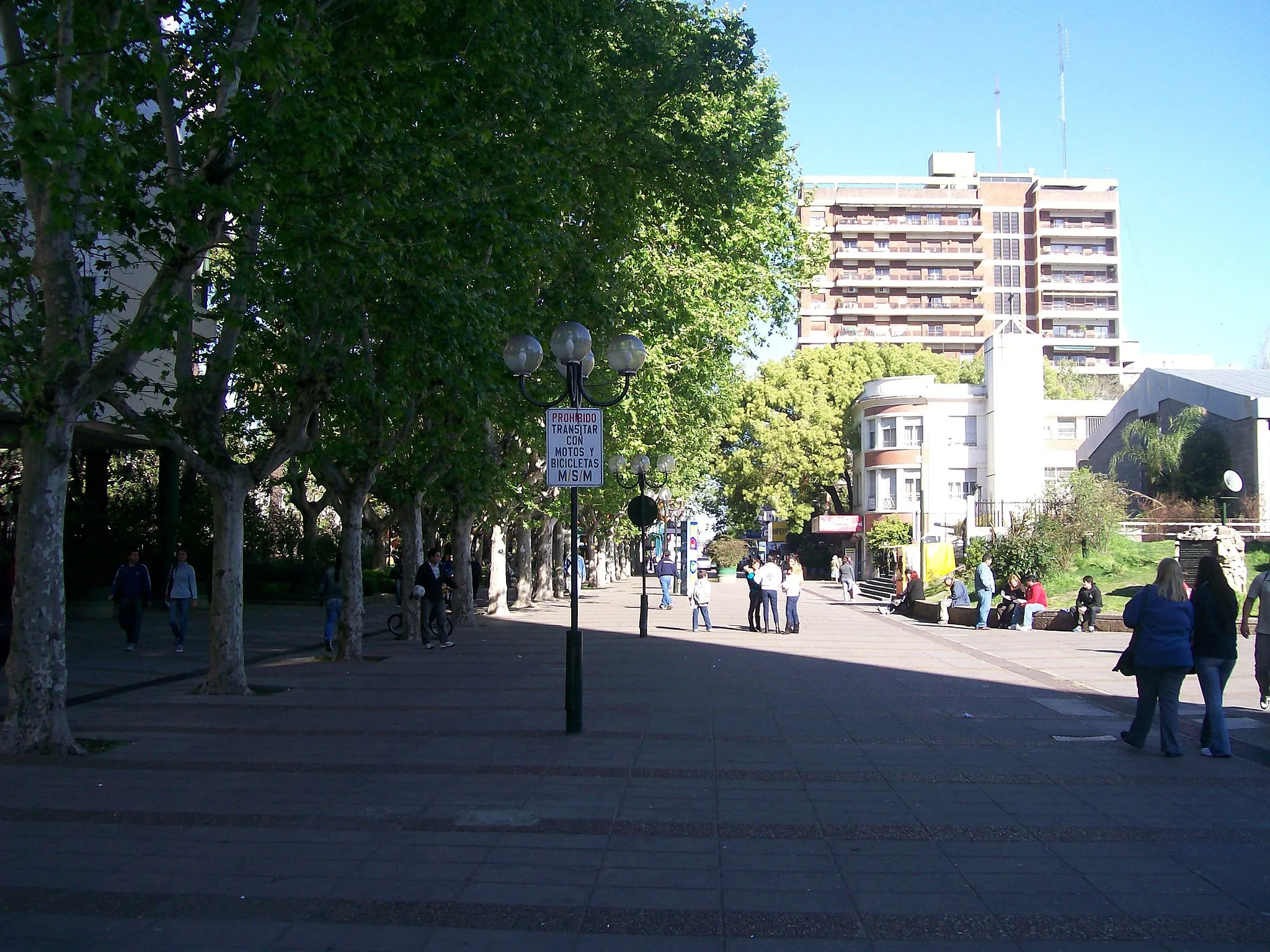Photo showing: via Civitanova Marce, Plaza de San Martín, Buenos Aires