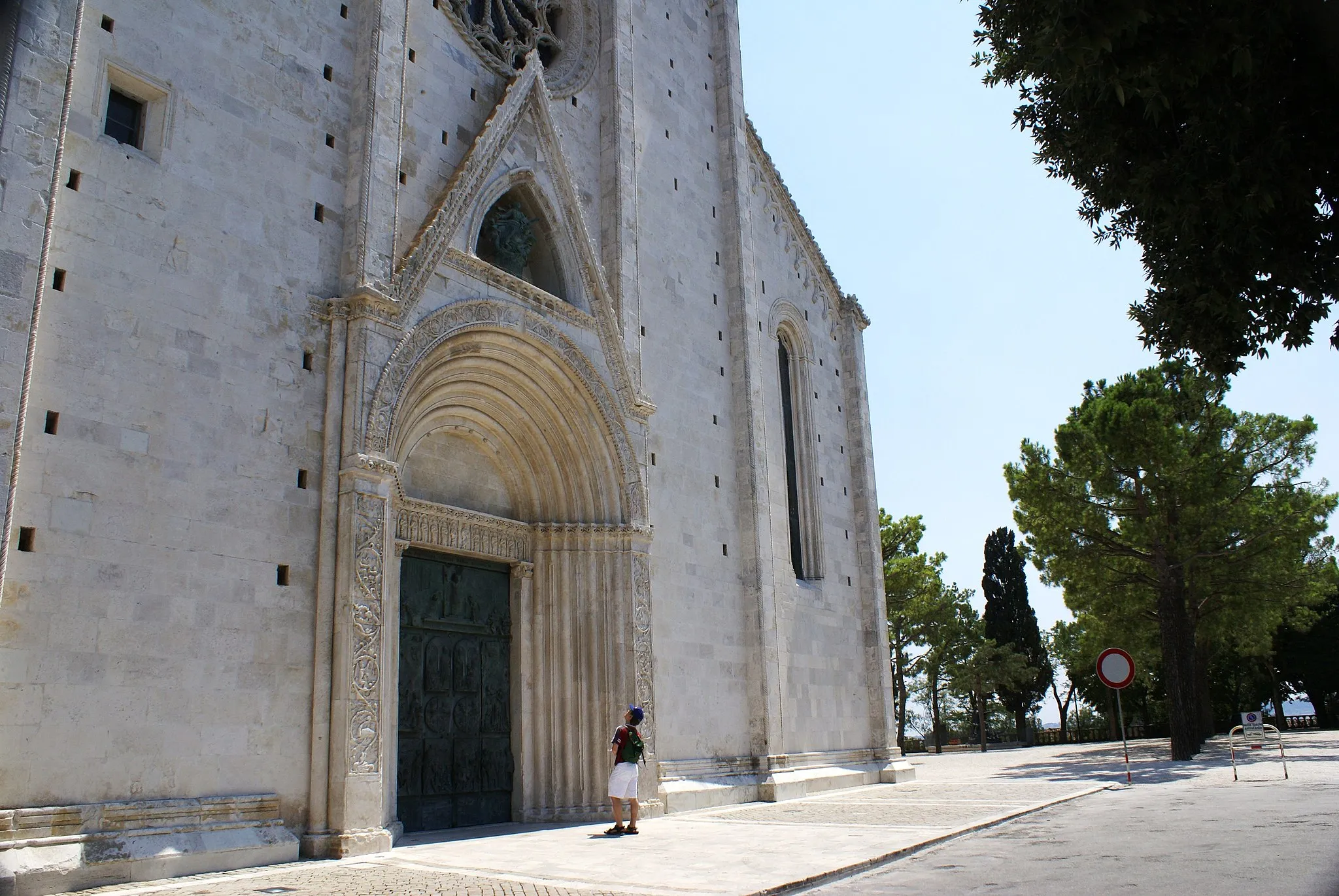 Photo showing: The cathedral of Fermo in the Marche Region of Italy.