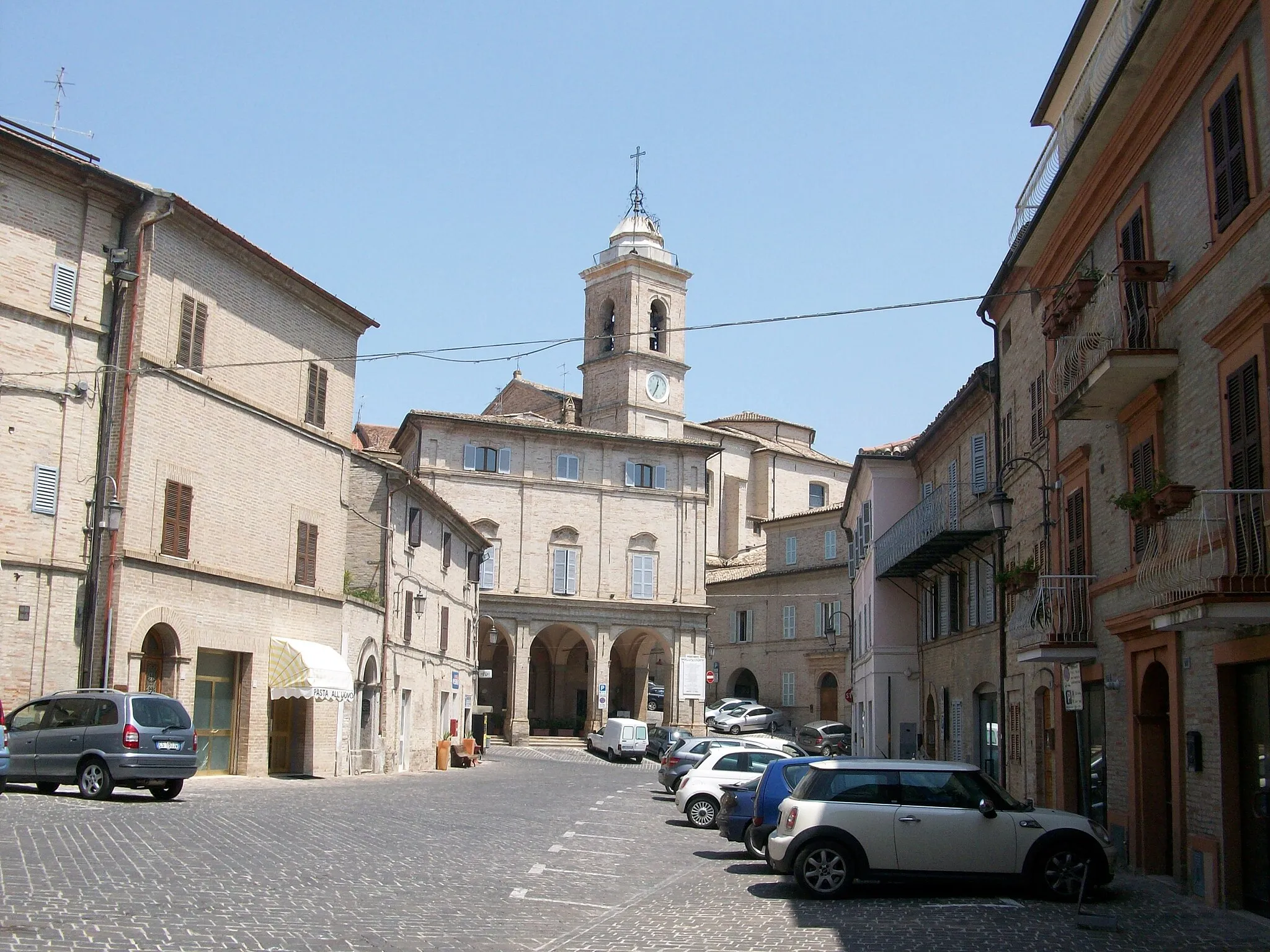 Photo showing: Monte San Giusto, Piazza Aldo Moro