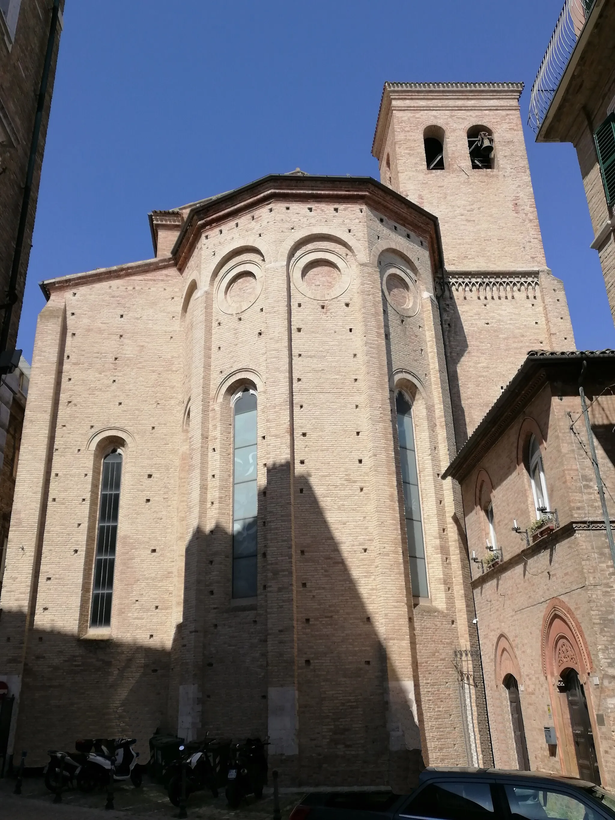 Photo showing: Osimo, Basilica-Santuario di San Giuseppe di Copertino, Abside