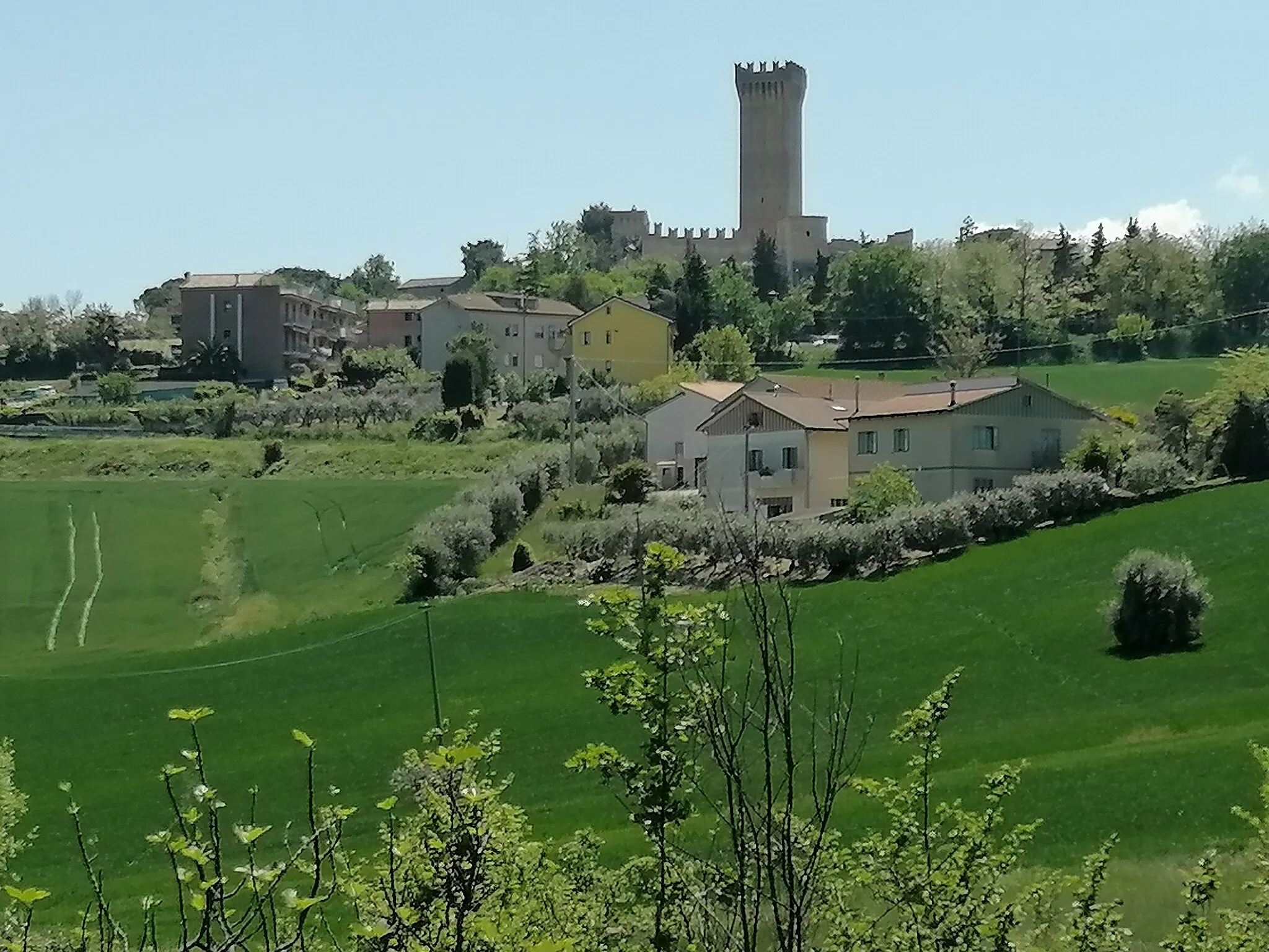 Photo showing: Veduta con il castello di Montefiore, XV secolo