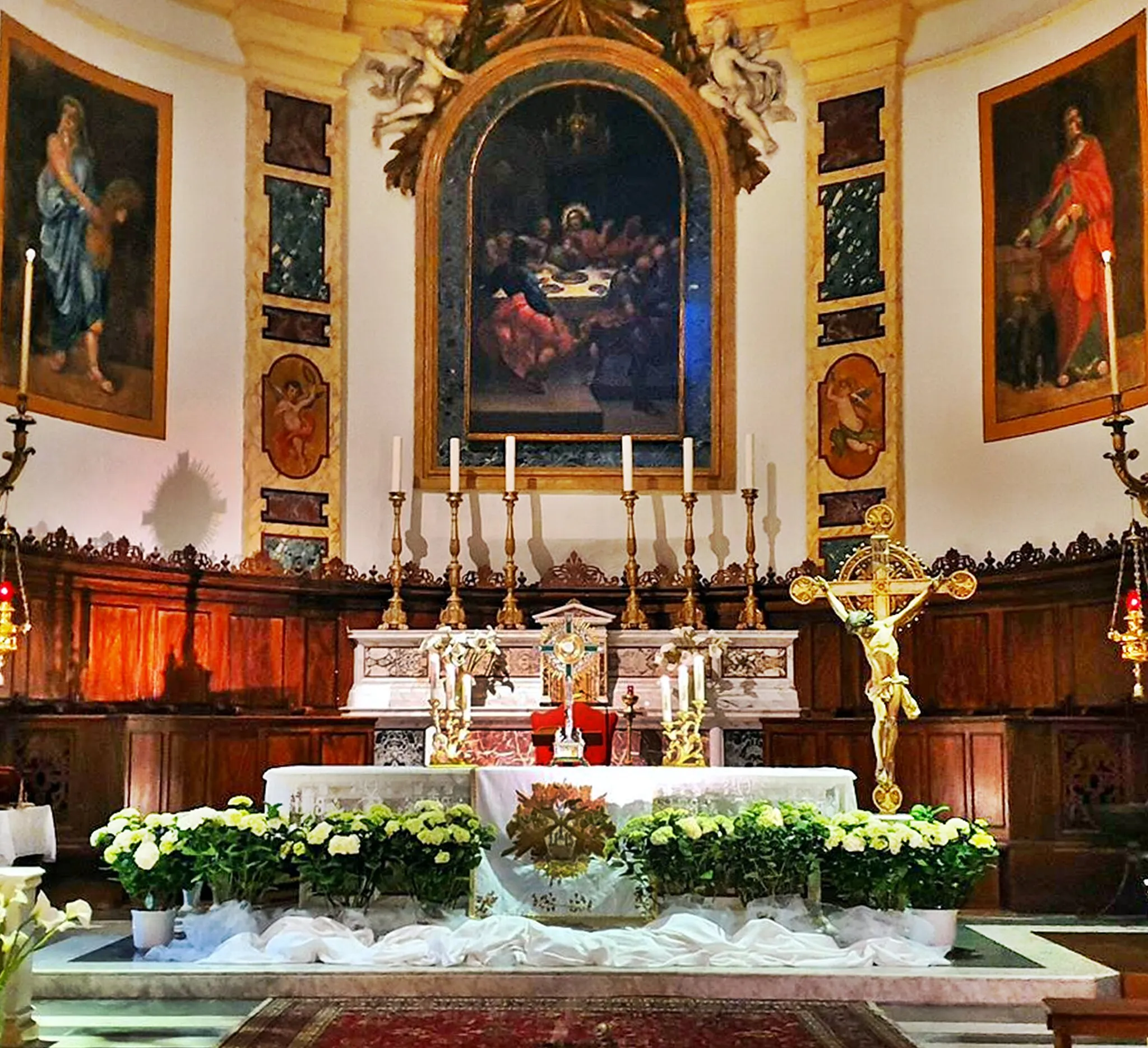 Photo showing: San Benedetto del Tronto, altar of the church of San Benedetto martire.