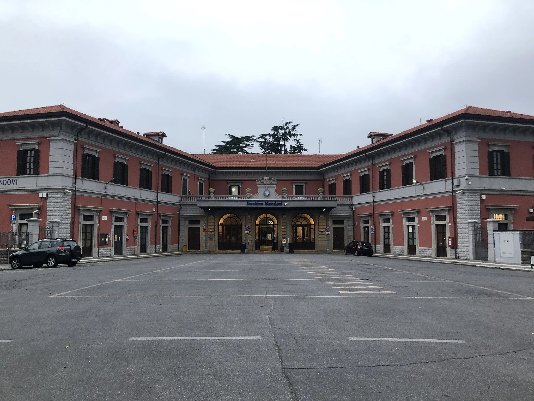 Photo showing: Mondovì train station