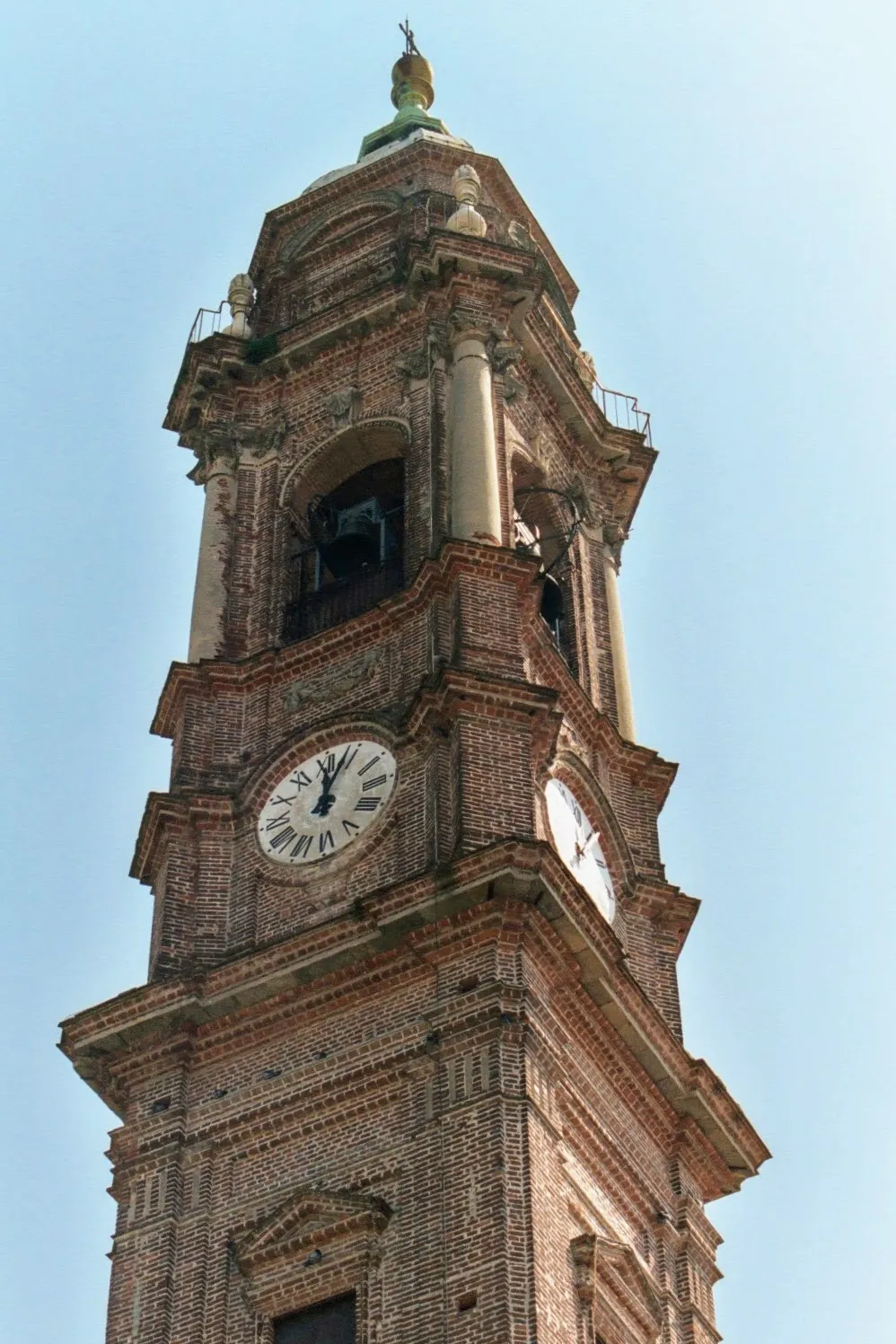 Photo showing: Steeple of the Church of San Biagio, in Buttigliera d'Asti, Italy