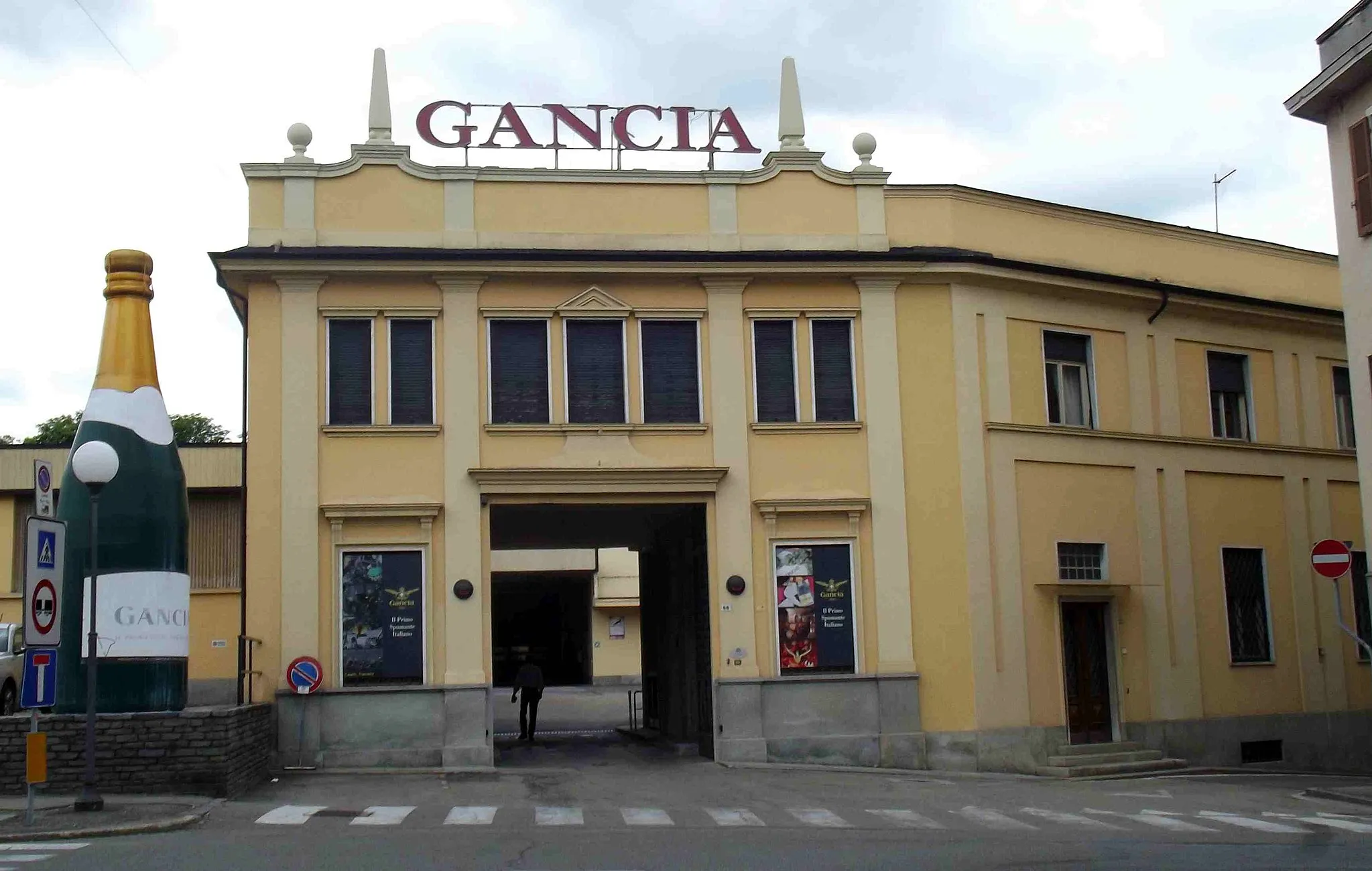 Photo showing: Canelli (AT): old Gancia plant