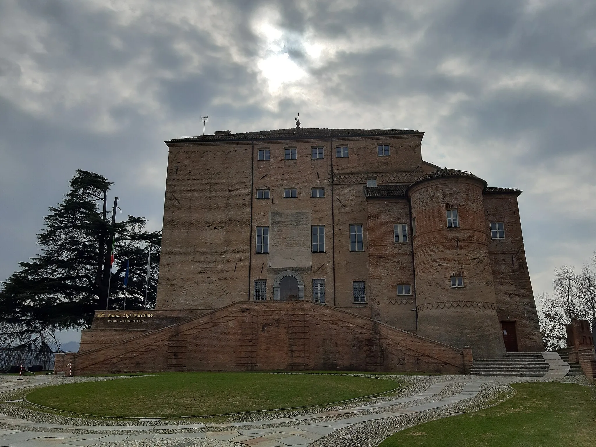 Photo showing: Veduta Castello di Carrù