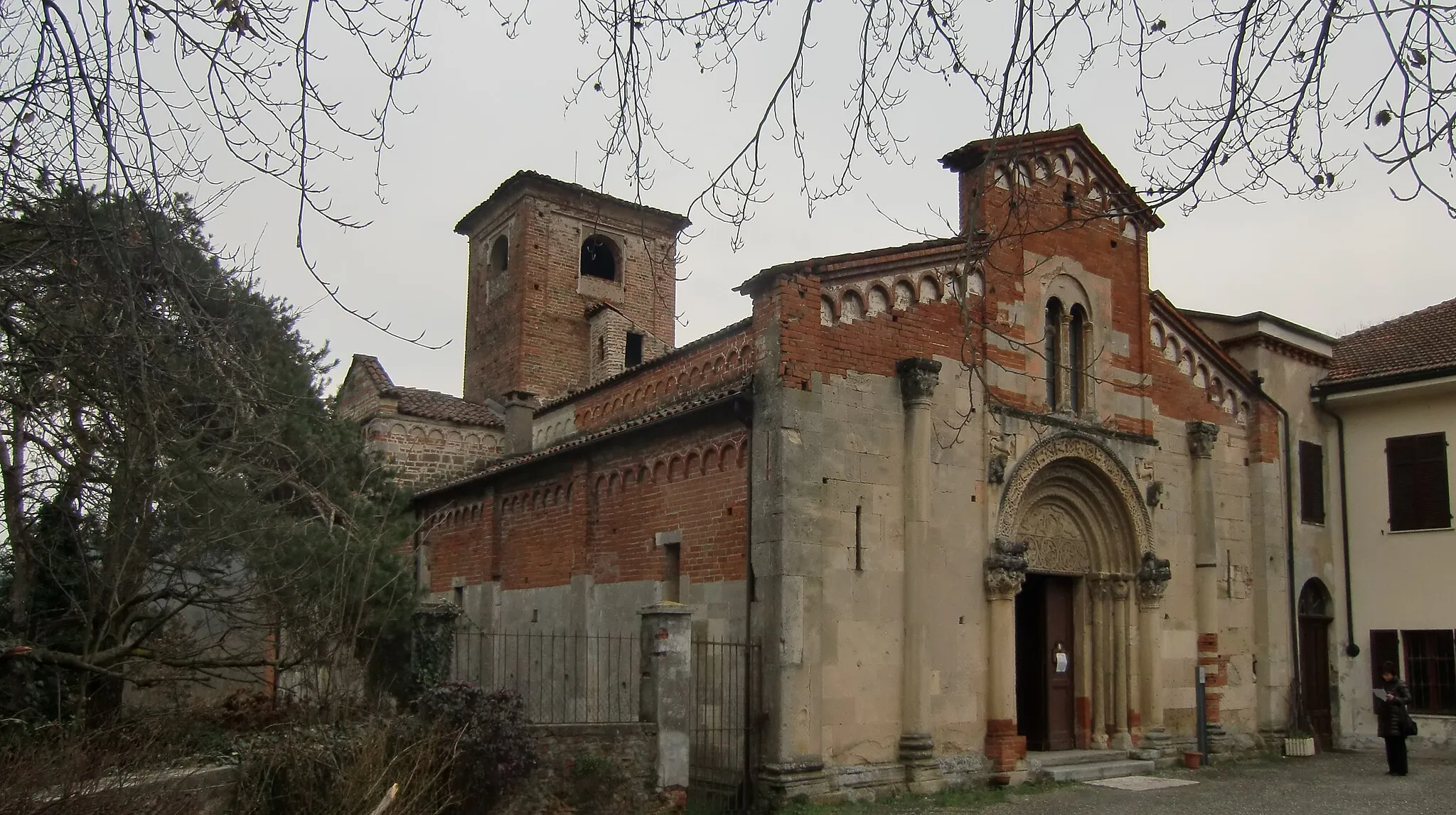 Photo showing: Abbey of Santa Fede in Cavagnolo (TO), Piedmont, Italy, XII century, view of the church