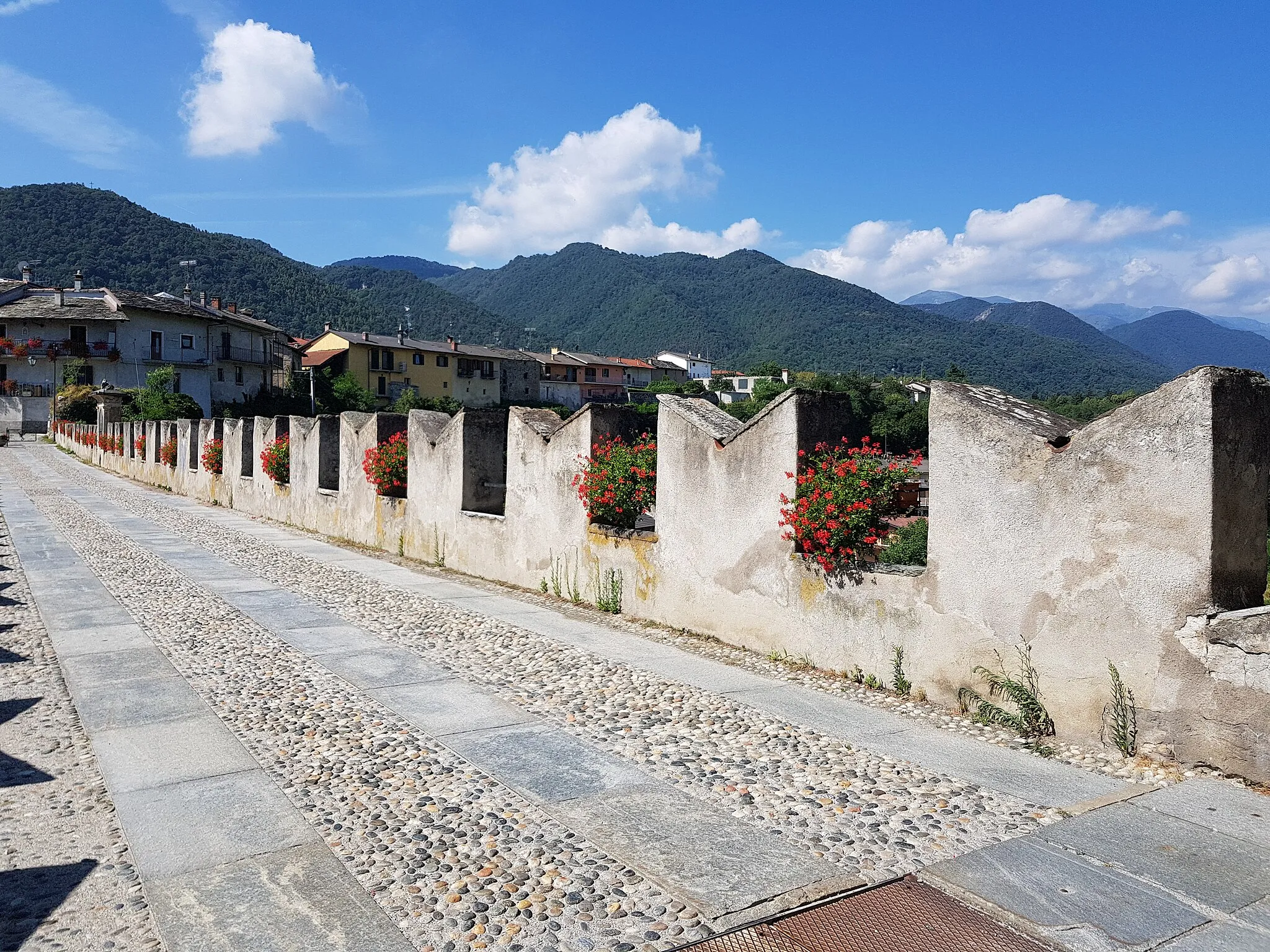 Photo showing: Dronero: Ponte del Diavolo