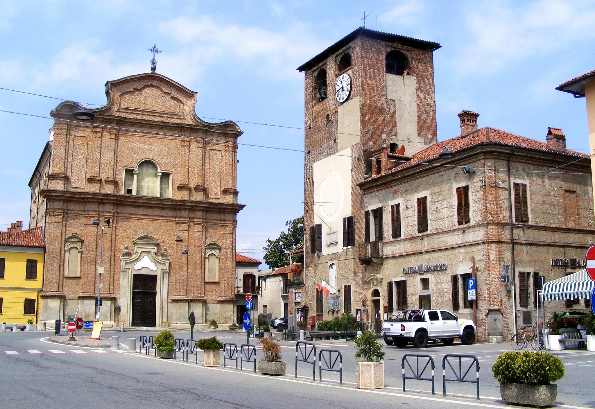 Photo showing: Feletto (TO, Italy): central square