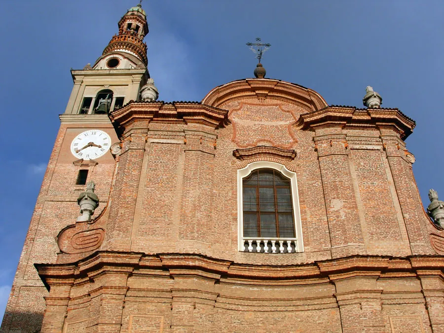 Photo showing: Facciata della chiesa parrocchiale di Ghemme