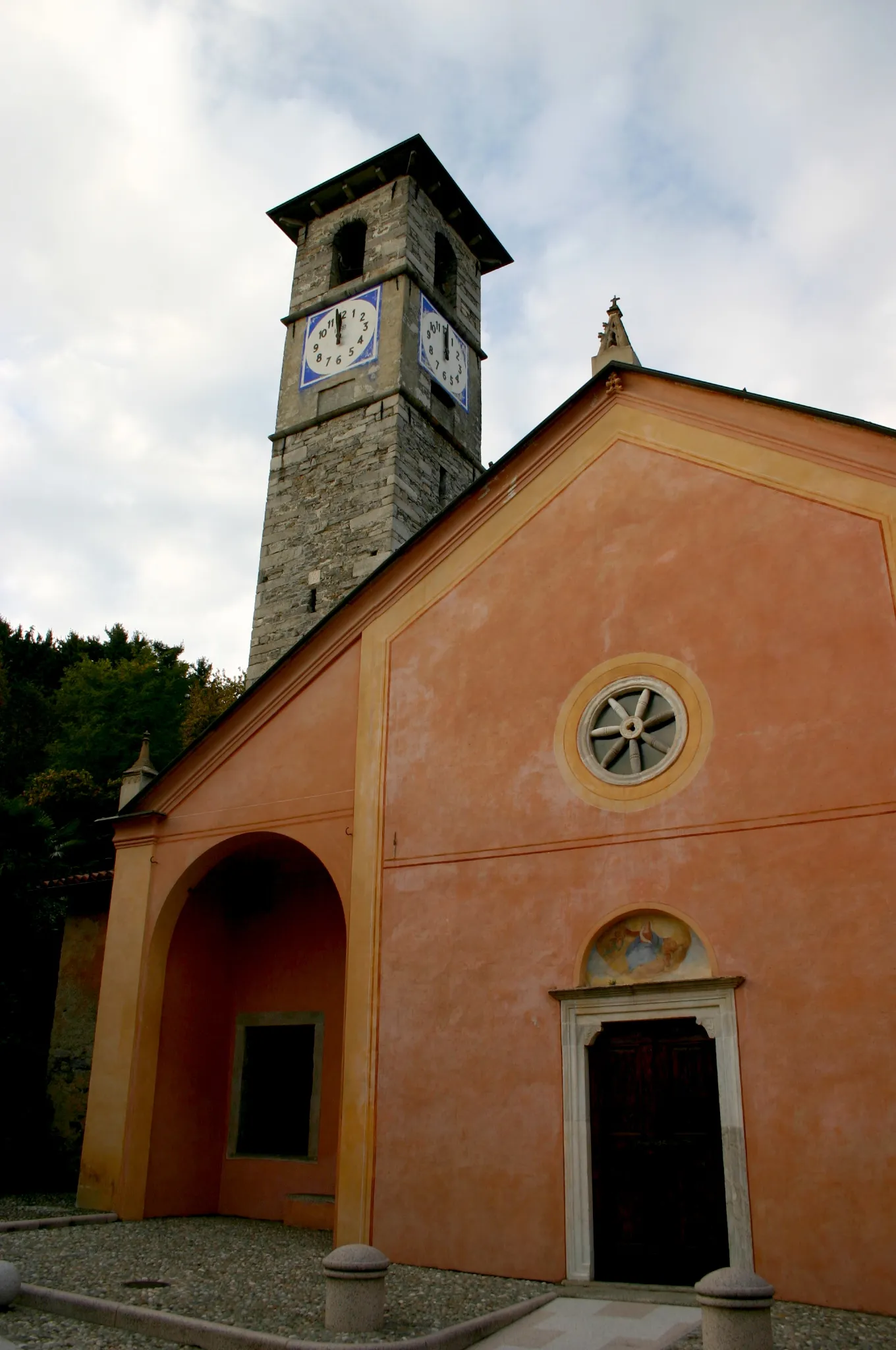 Photo showing: Church of Santa Maria Assunta at Susello di Ghiffa (VB), Italy. Picture by Giovanni Dall'Orto, October 10 2009.
