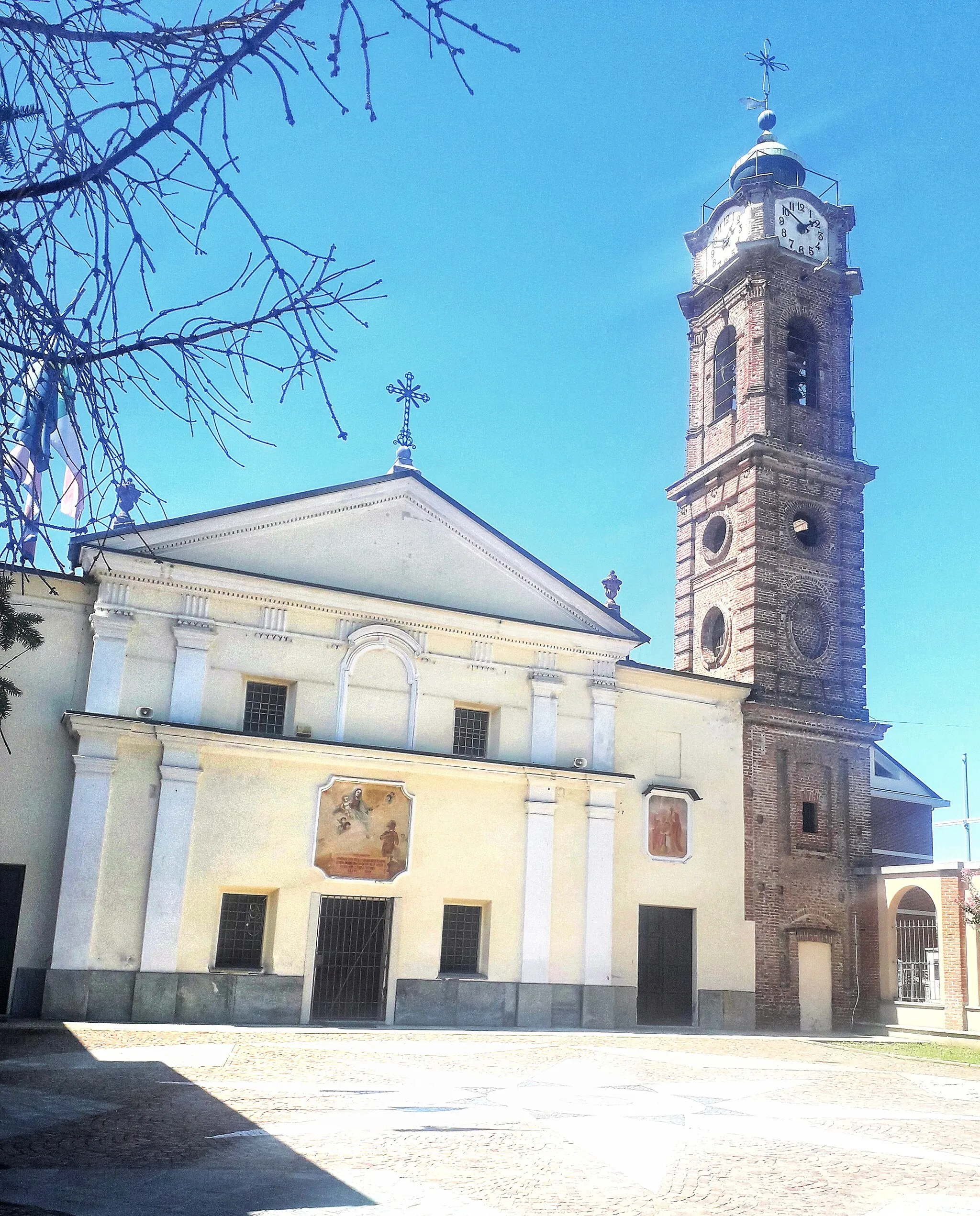 Photo showing: Il Santuario con il campanile con la caratteristica cuspide a forma di cipolla