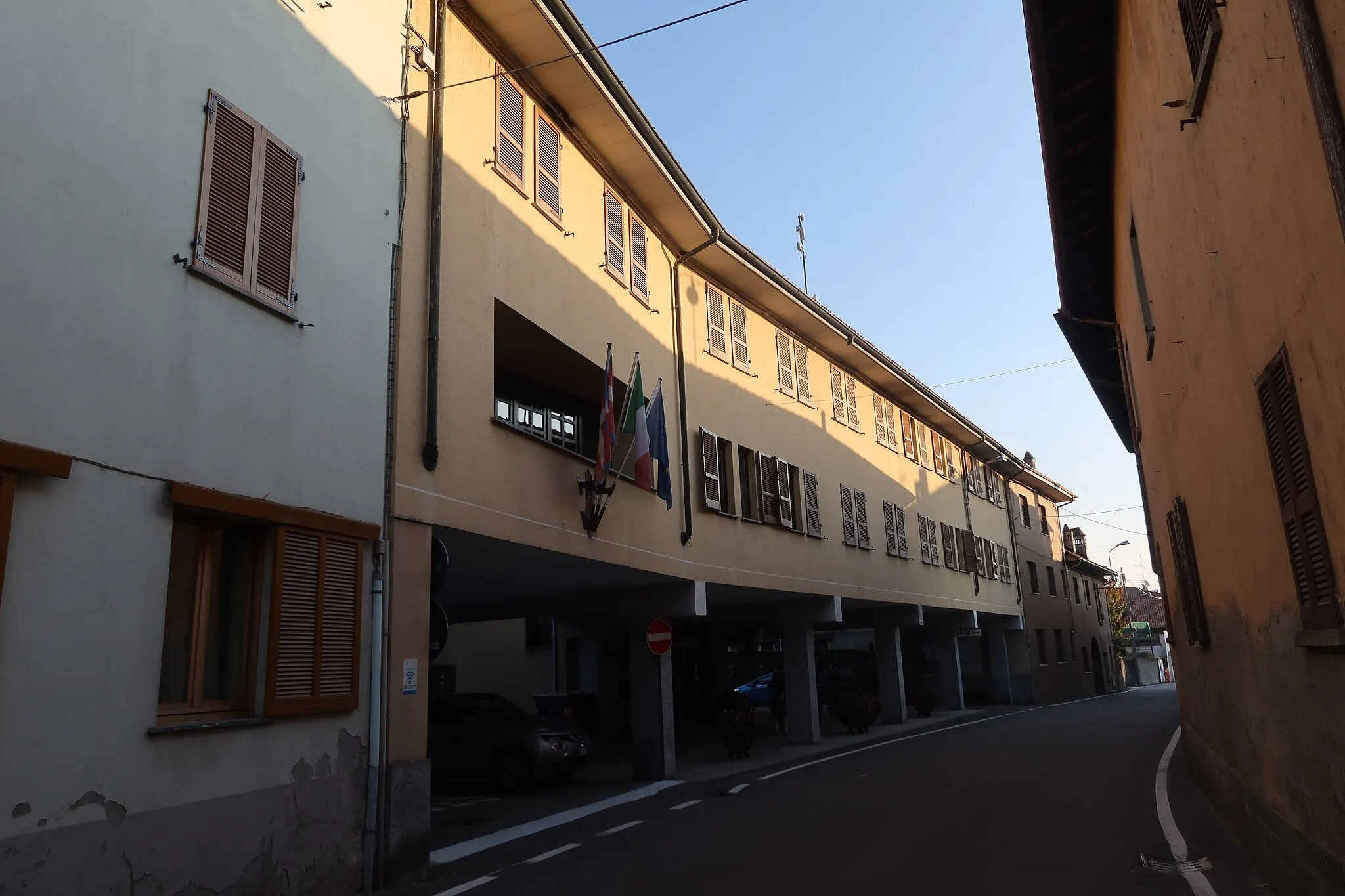 Photo showing: Marano Ticino Municipio