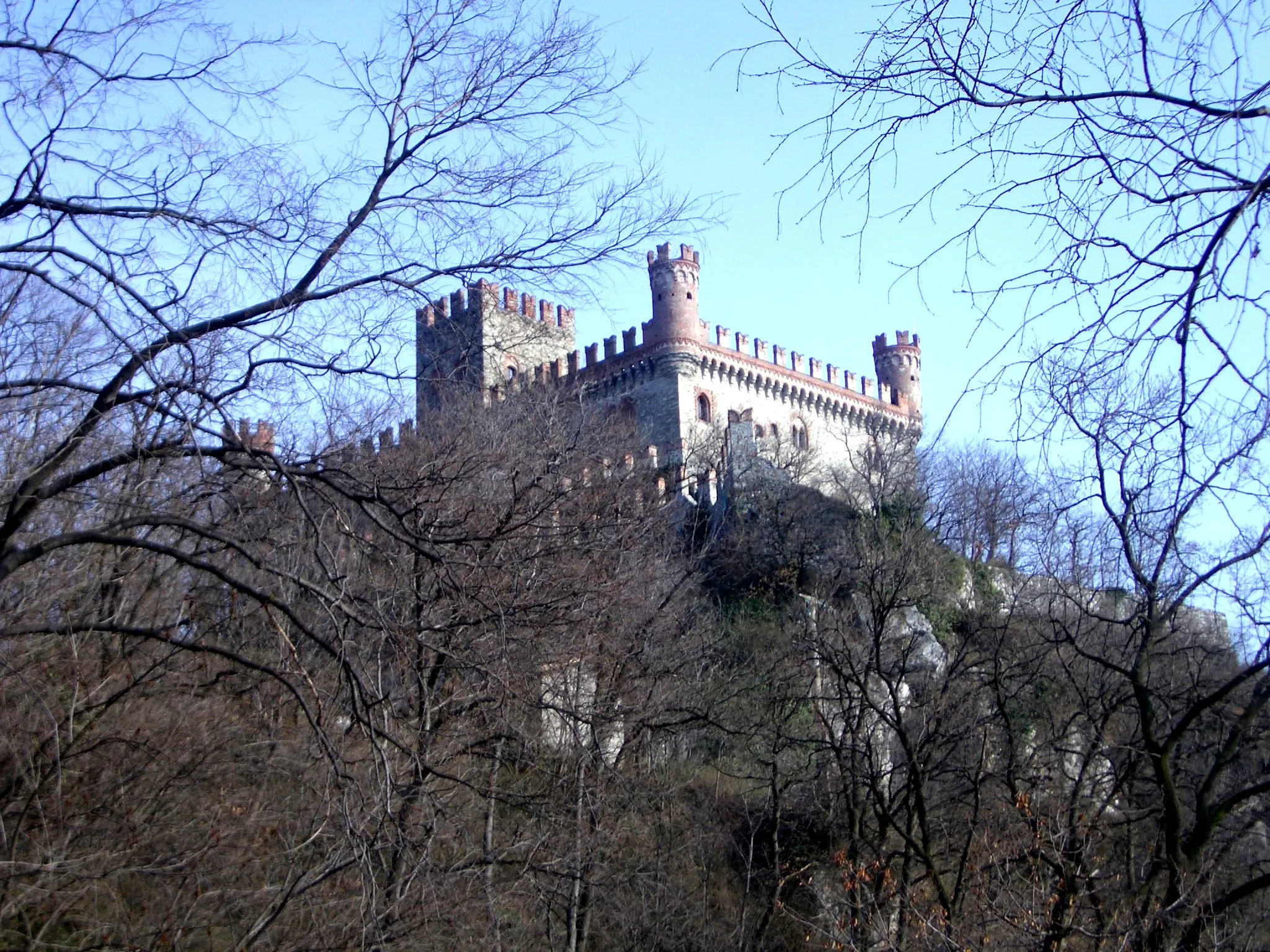 Photo showing: “The castle”, Montalto Dora, Turin, Italy