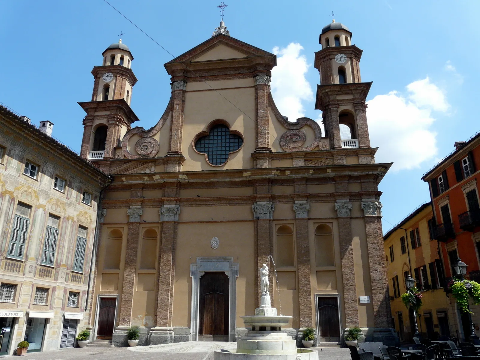 Photo showing: Collegiata di Santa Maria Maggiore, Novi Ligure, Piemonte, Italia