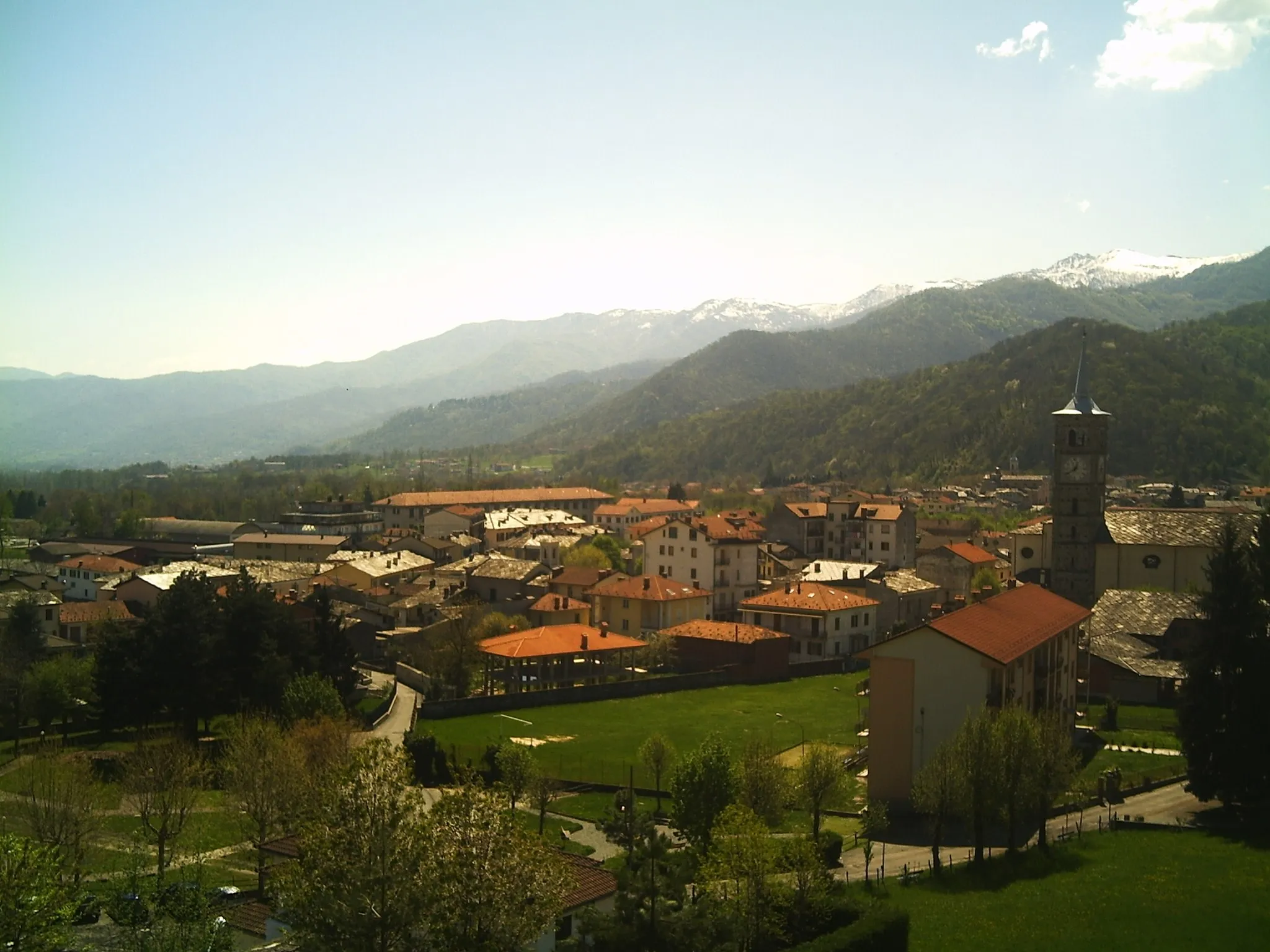 Photo showing: Paesana vista dalla collina di Agliasco