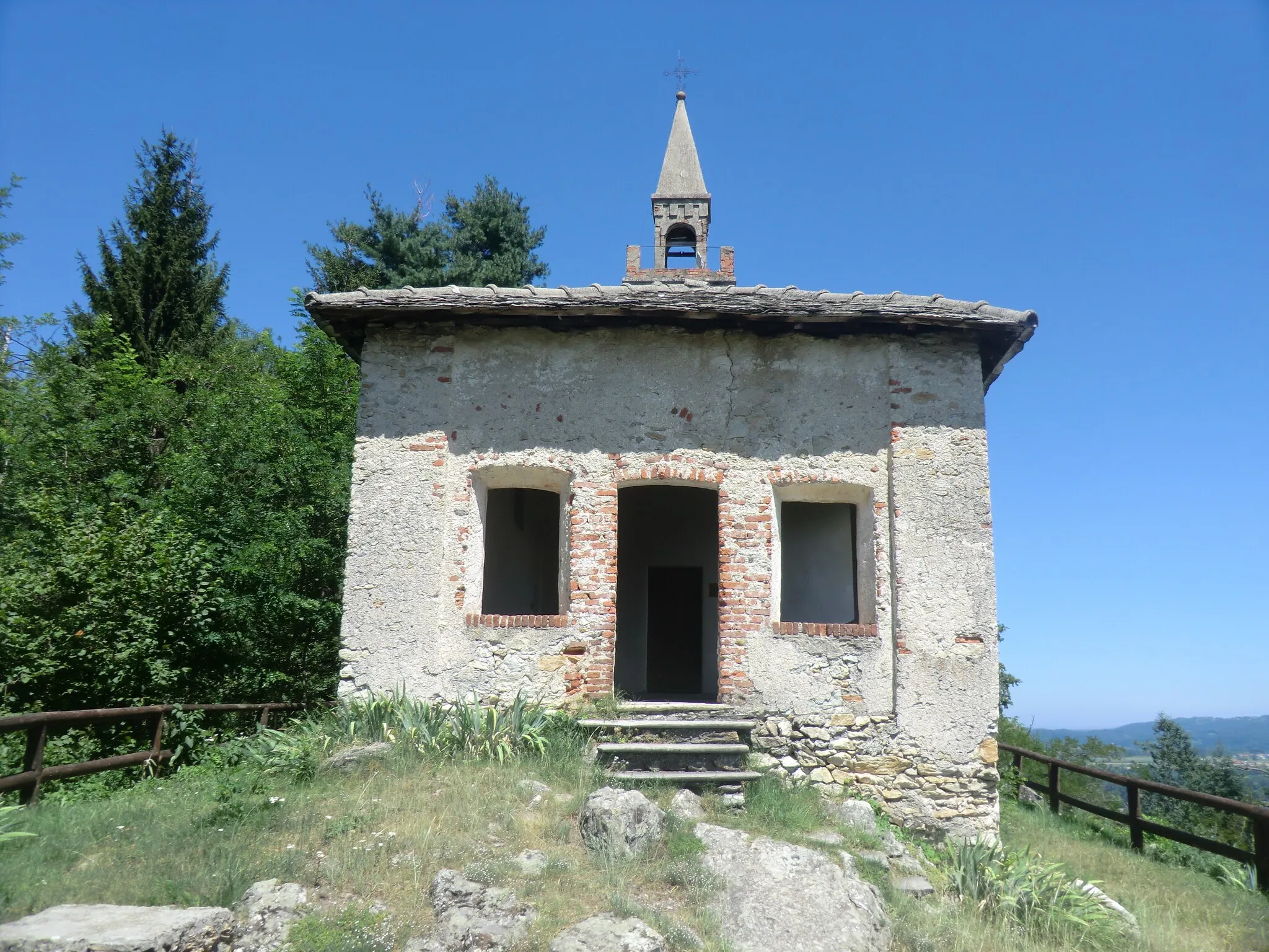 Photo showing: Peveragno (Cuneo): cappella di San Giorgio (XVI sec.)