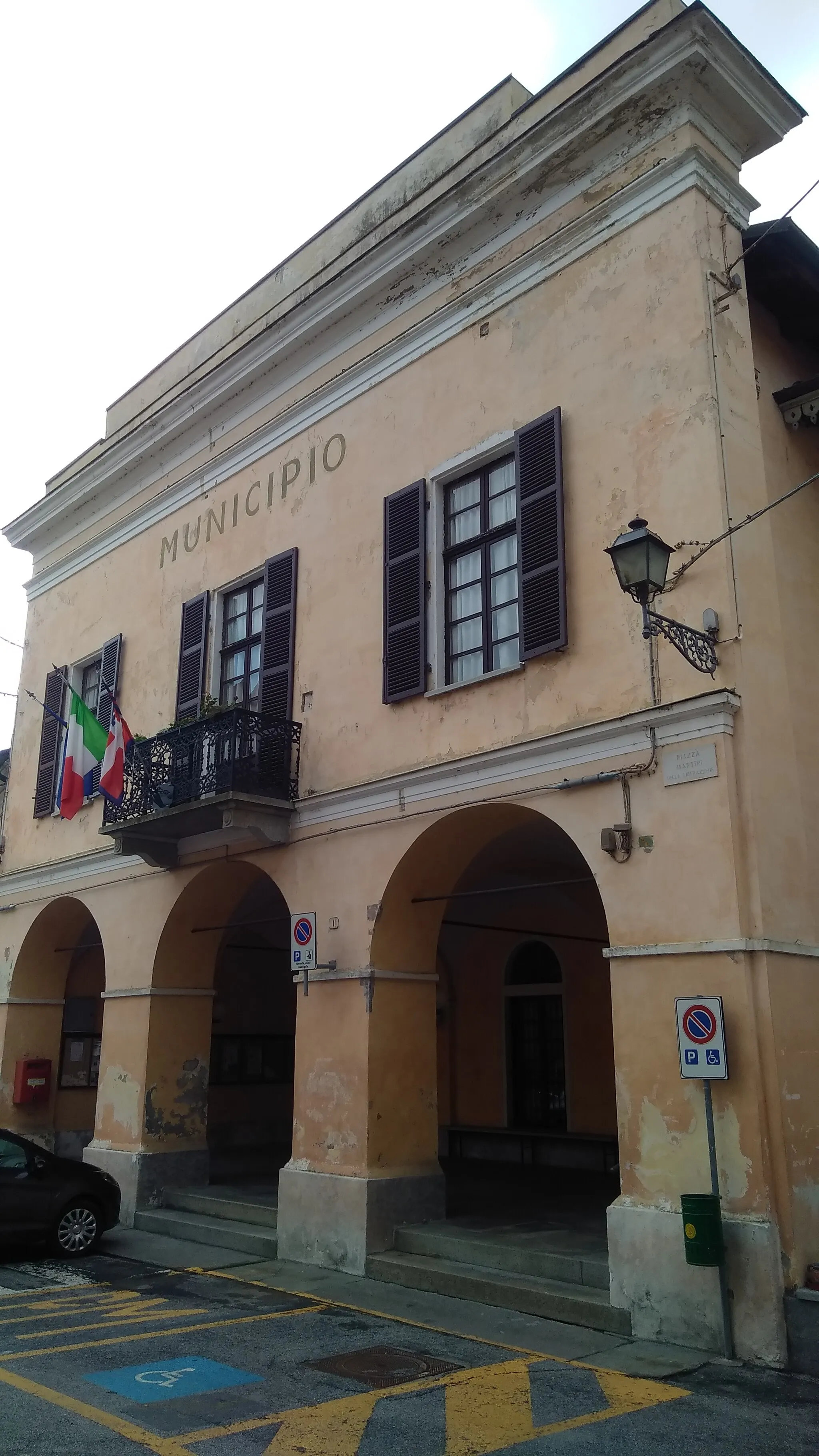 Photo showing: Il municipio di Piasco (CN)