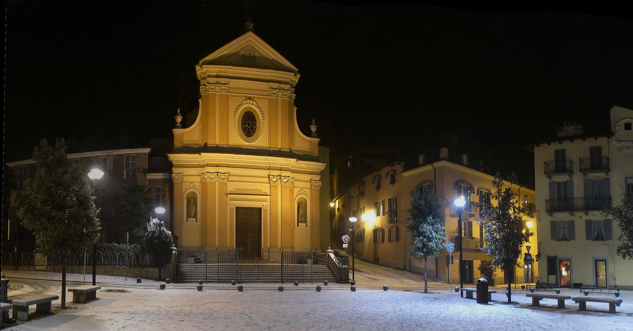 Photo showing: Church of Santa Croce in Pinerolo, a city near Torino in Piedmont, Italy.