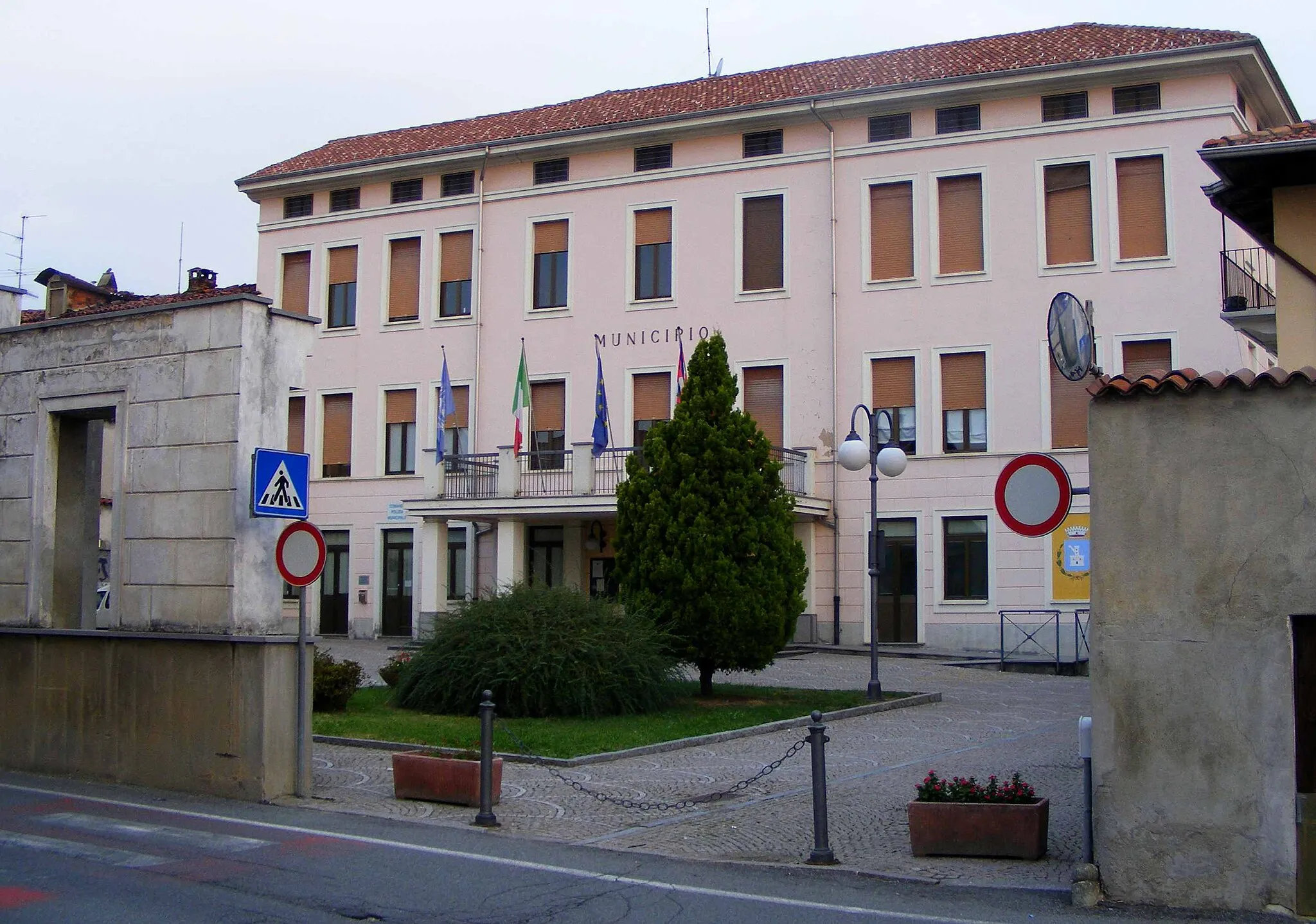 Photo showing: Ponderano (BI, Italy): town hall