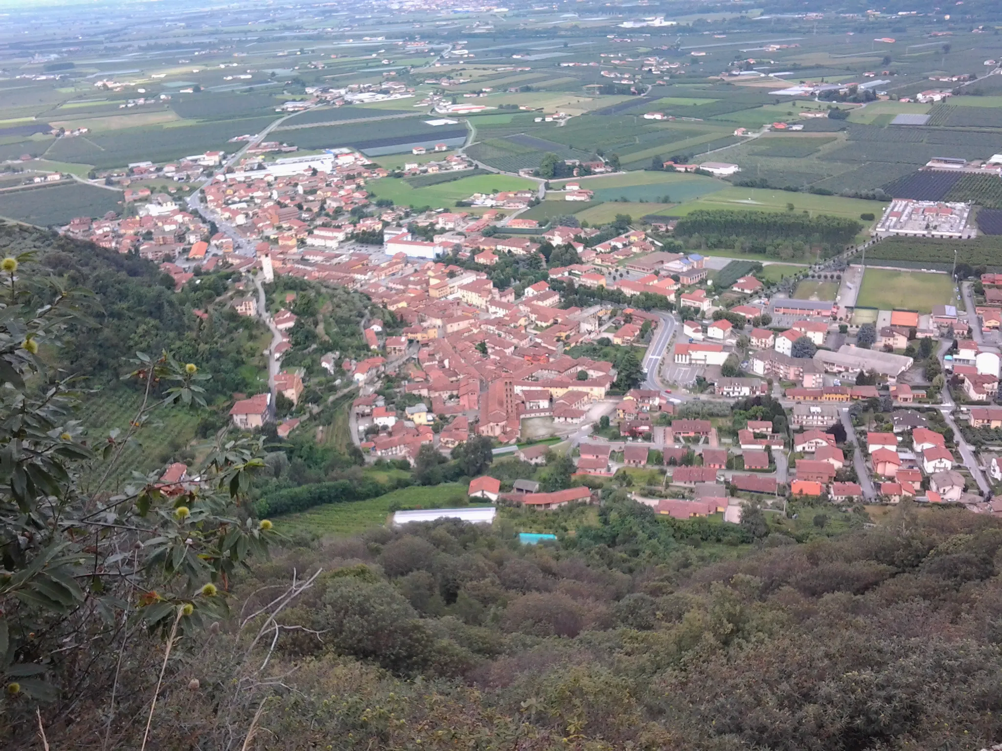 Photo showing: View of Revello from Monte Bracco