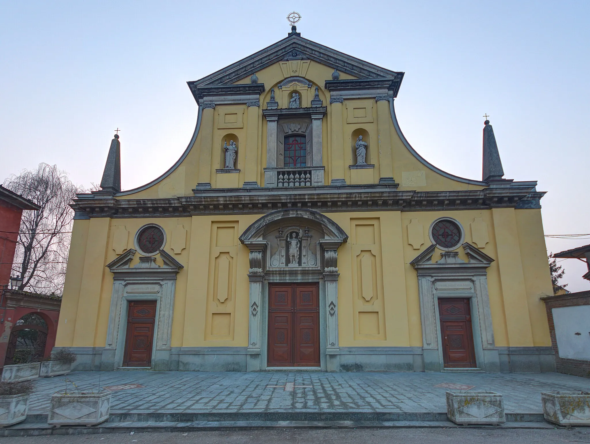 Photo showing: Sale: Chiesa di San Calocero, facciata.
