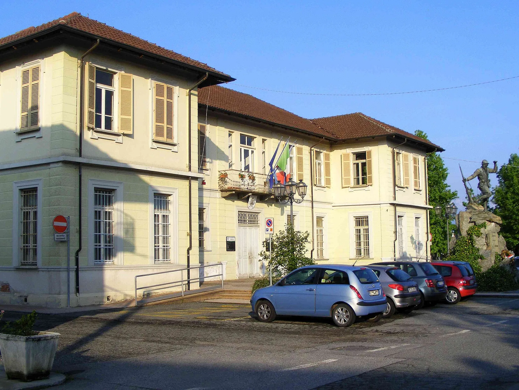 Photo showing: San Francesco al Campo (TO, Italy): town hall