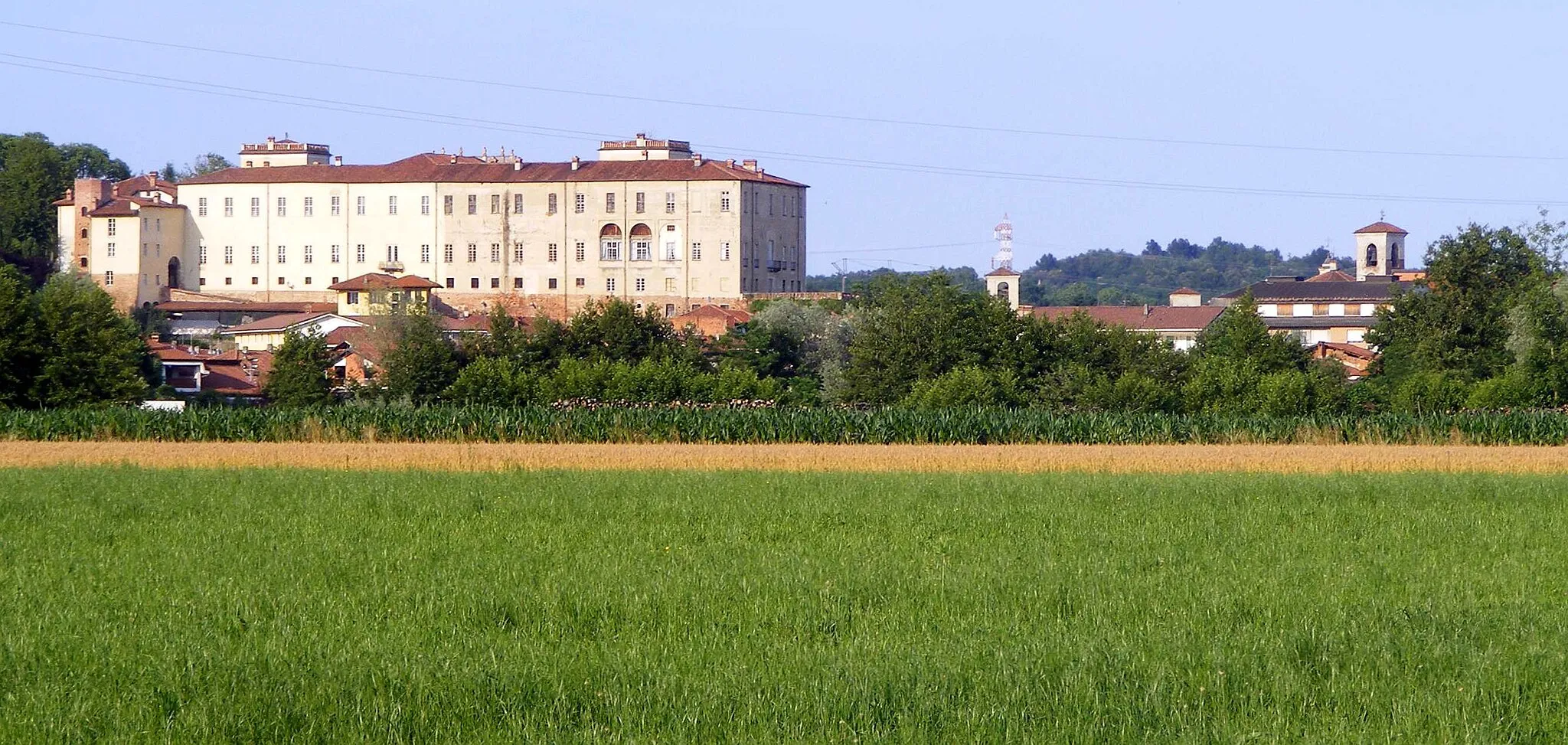 Photo showing: San Giorgio Canavese (TO, Italy): castle and church tower