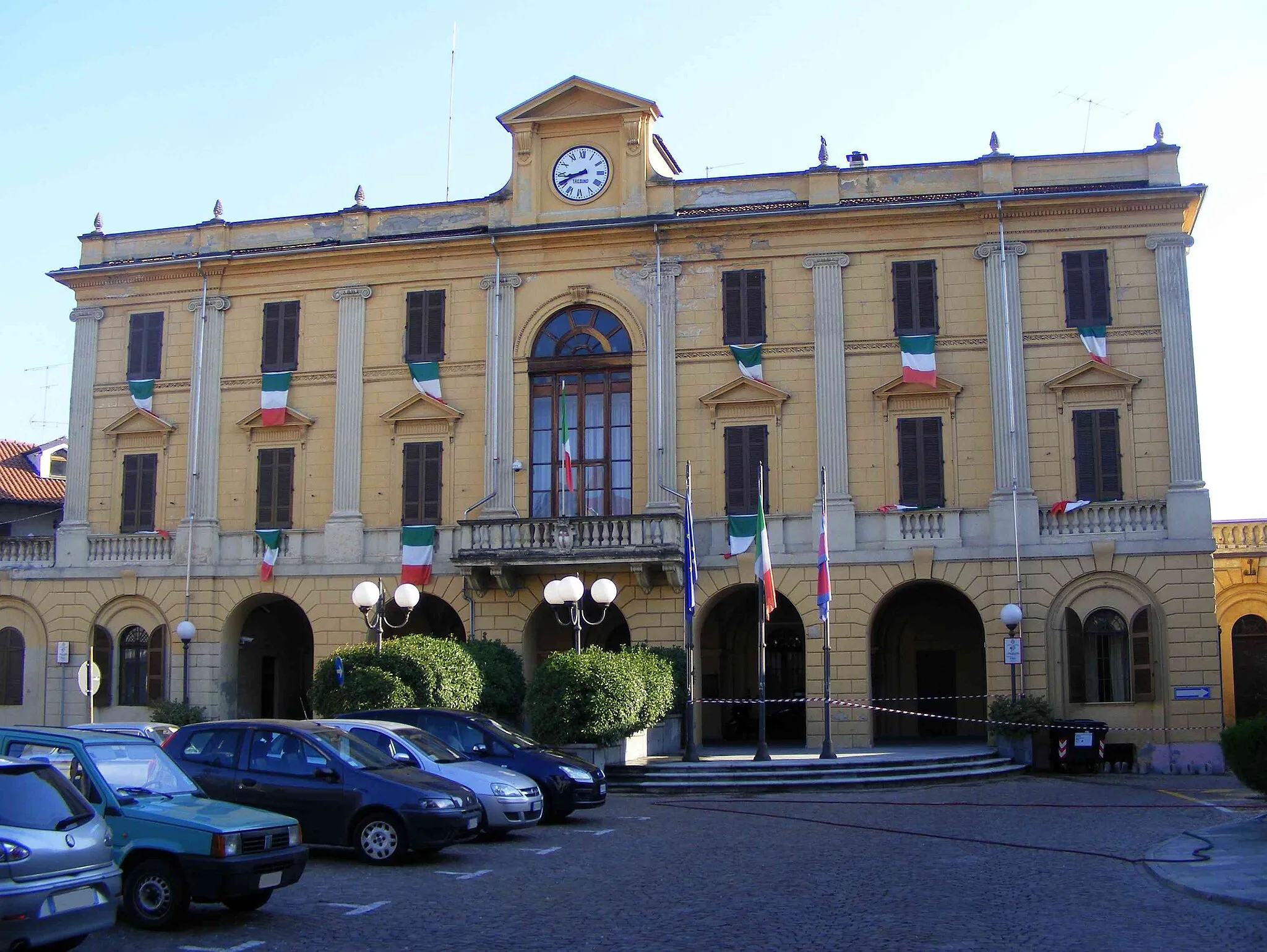 Photo showing: Santhià (VC, Italy): town hall