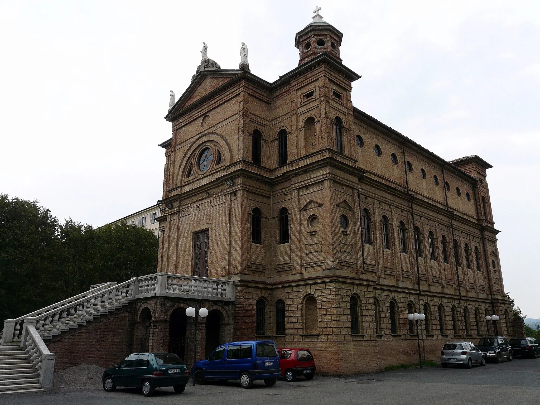 Photo showing: Ex santuario del Sacro Cuore presso l'antico castello di Stazzano (oggi struttura sanitaria), Piemonte, Italia
