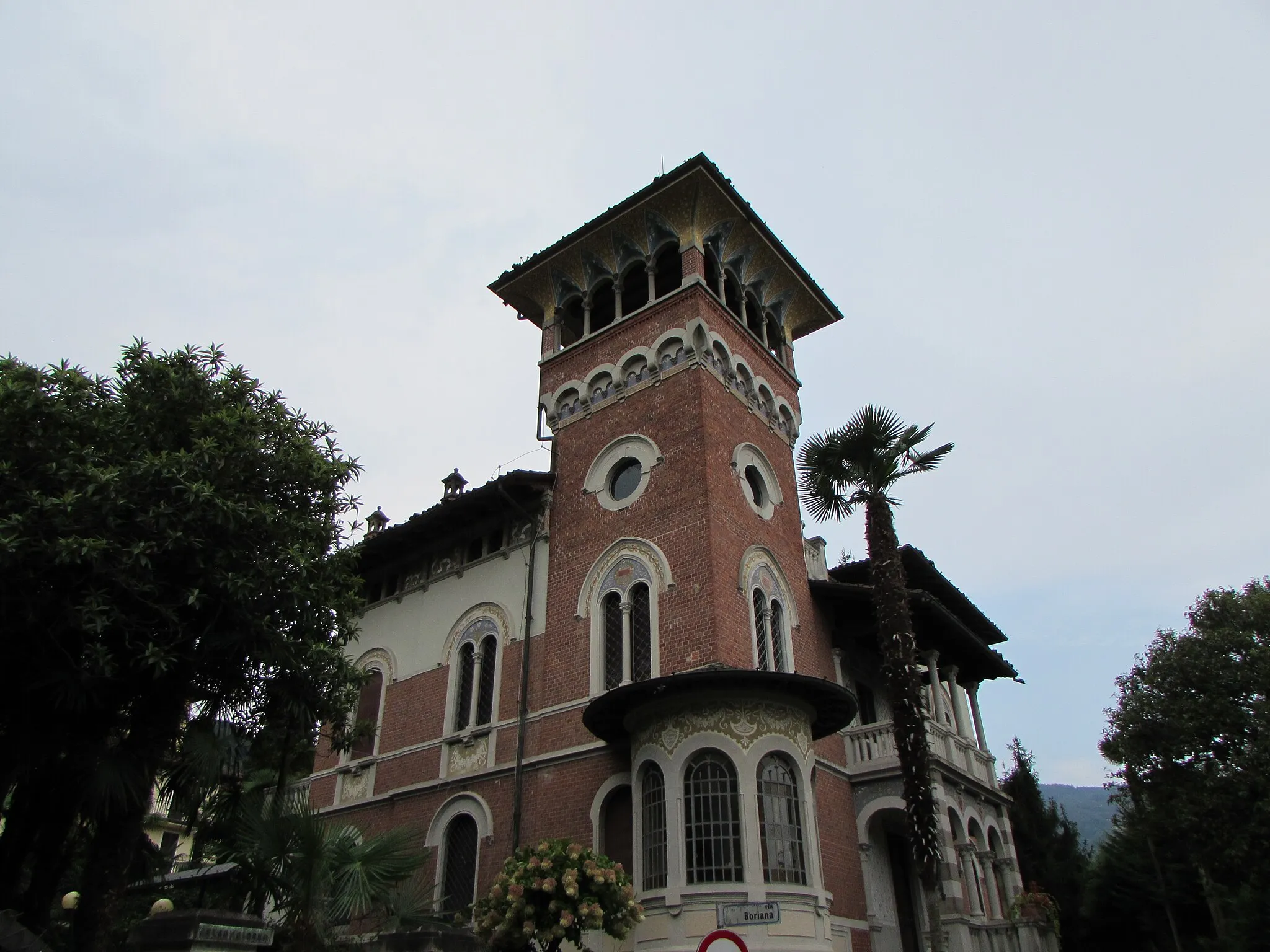 Photo showing: Villa Castello Minola