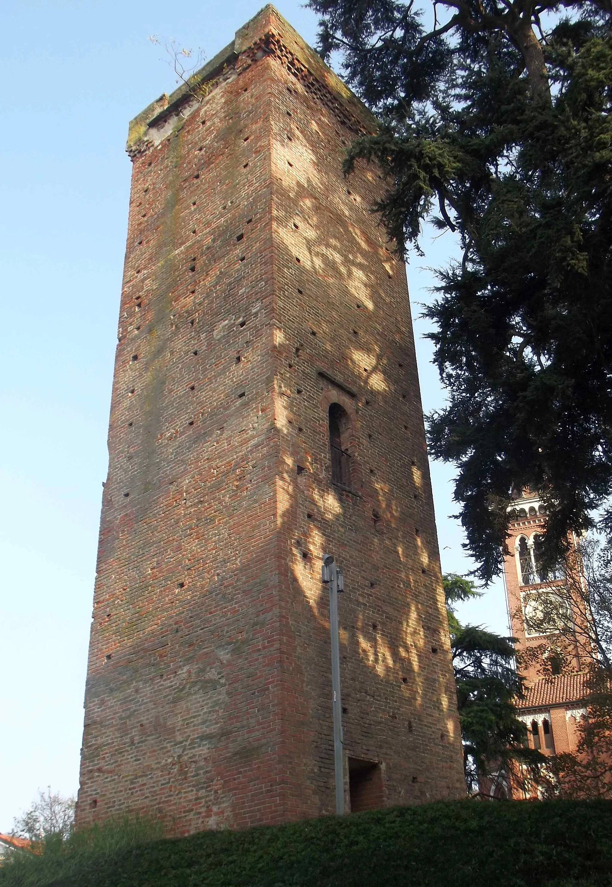 Photo showing: Trofarello (TO, Italy): town tower
