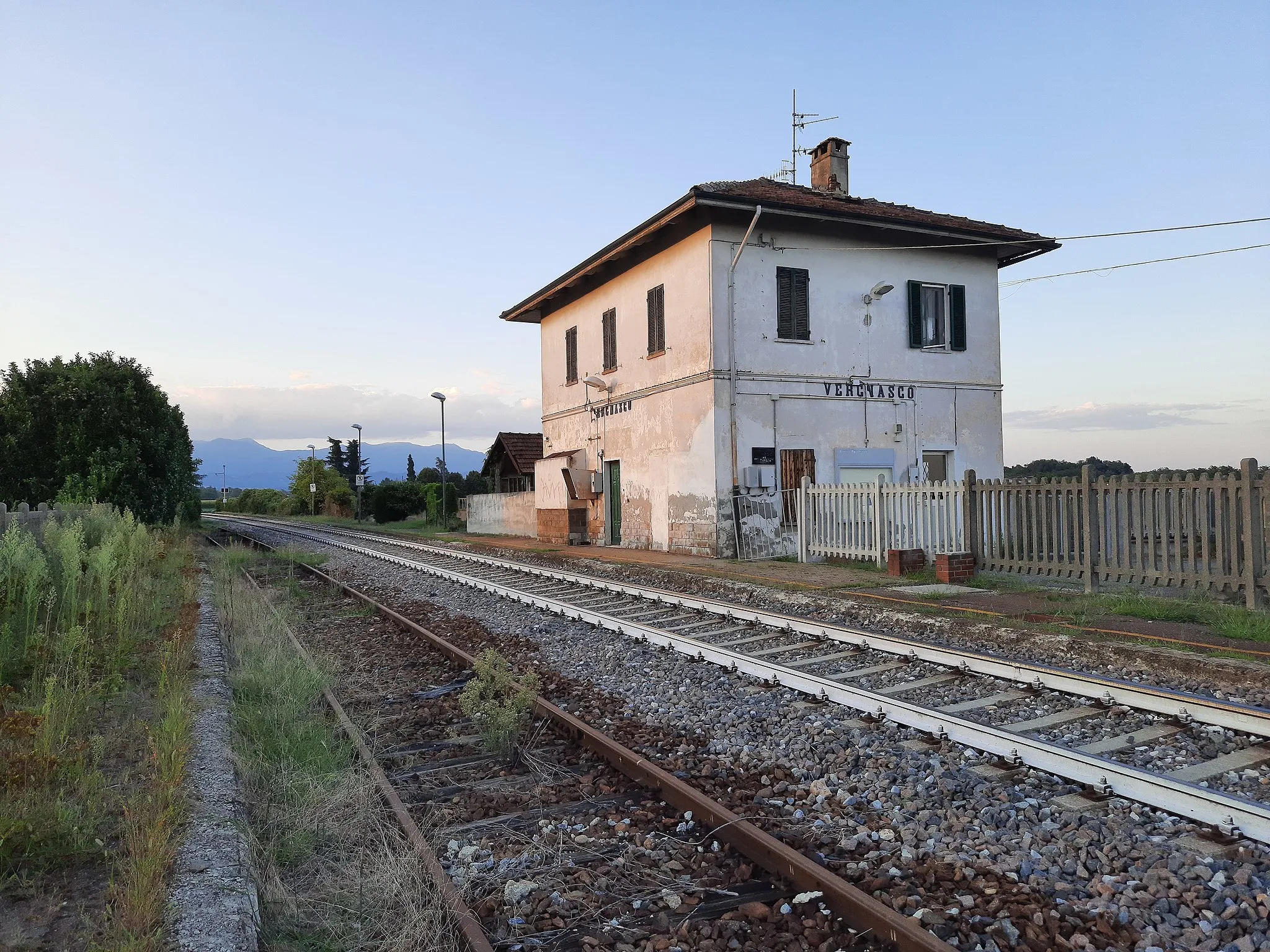 Photo showing: Stazione lato binari, in direzione Biella.