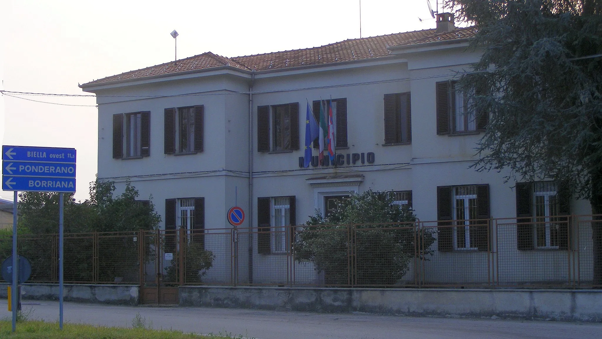 Photo showing: Cerrione (BI, Italy): town hall (in fraz. Vergnasco)