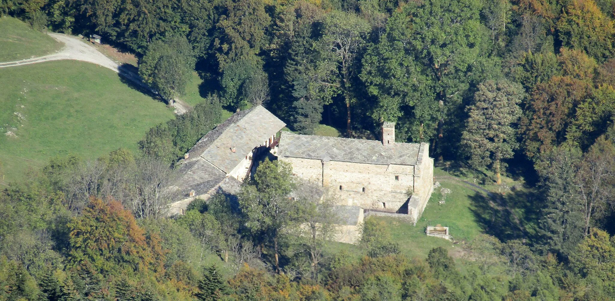 Photo showing: La certosa di Montebenedetto vista dal Monte Salancia