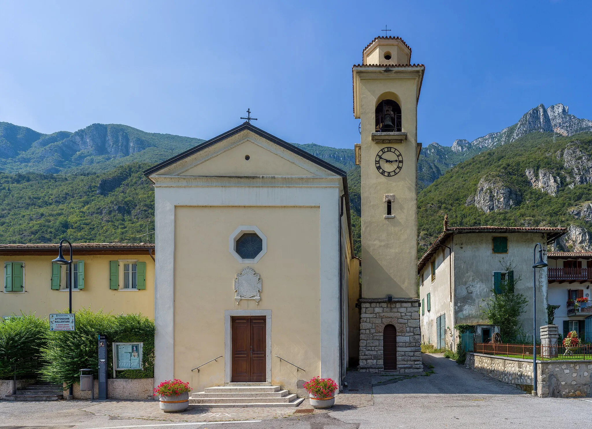 Photo showing: San Valentino e San Vincenzo Ferreri church in Avio.