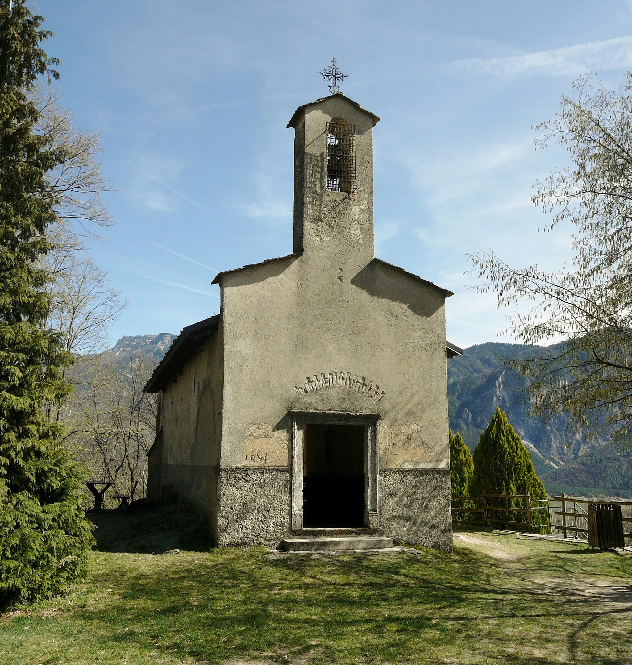 Photo showing: Chiesa San Valentino, tra il lago di Levico e quello di Caldonazzo in Trentino