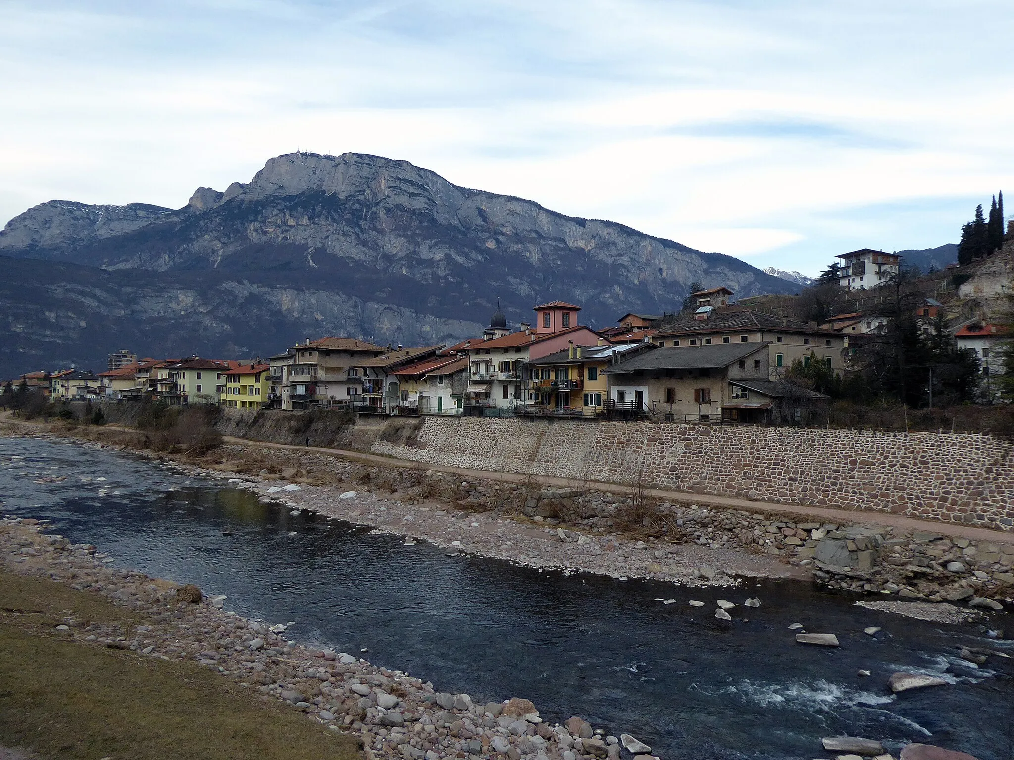Photo showing: Lavis as seen from San Lazzaro (Trento). river Avisio.