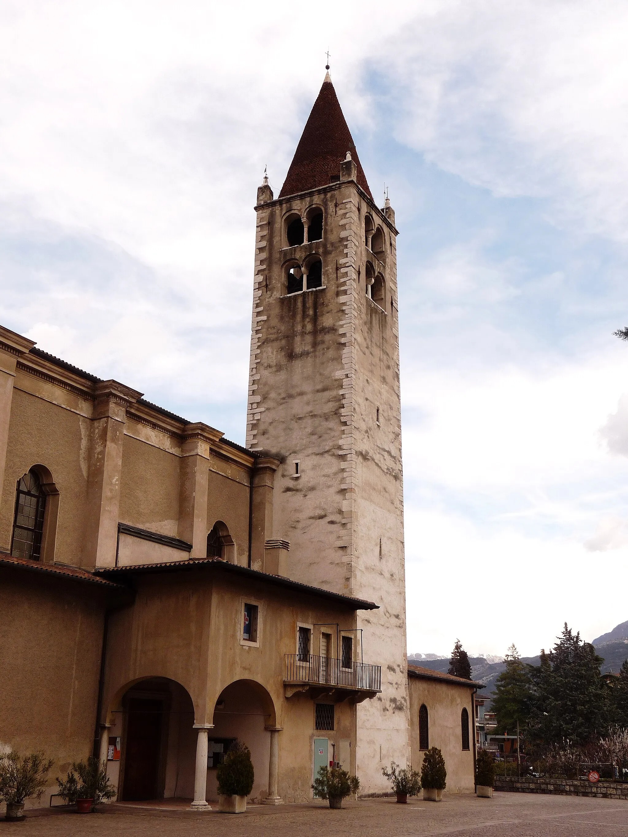 Photo showing: Mori (Italy): tower of the church of Santo Stefano