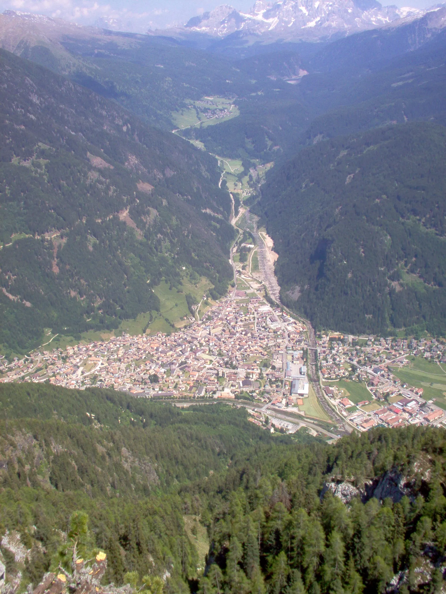 Photo showing: General view of Predazzo, province of Trento - Copyright (c) 2006 Giacomo Zorzi