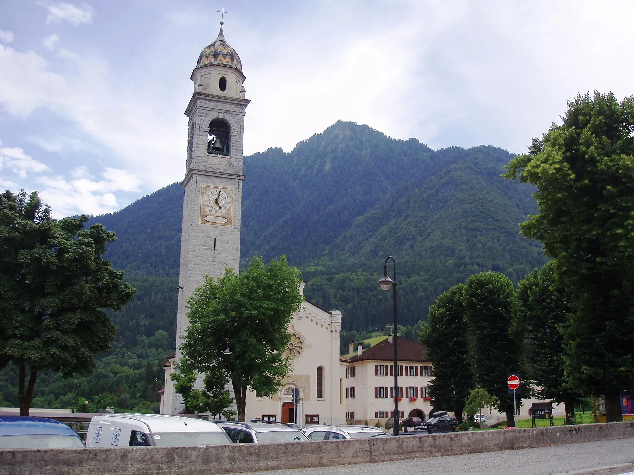 Photo showing: Tione di Trento - church